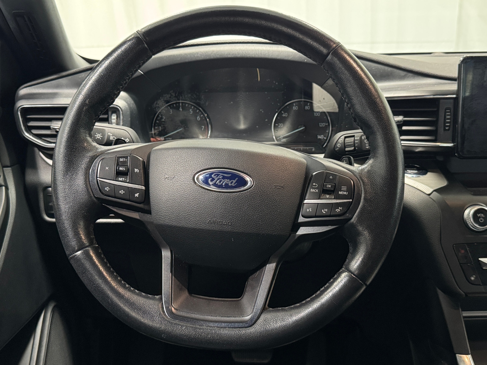 Thumbnail: 2020 Ford Explorer - 4