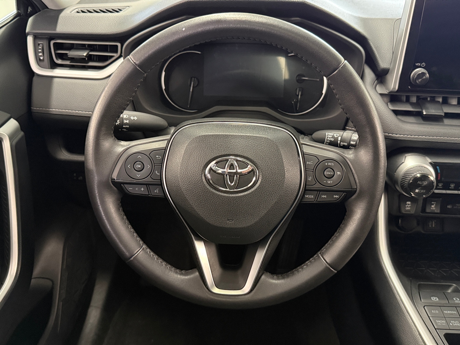 Thumbnail: 2025 Toyota RAV4 - 5