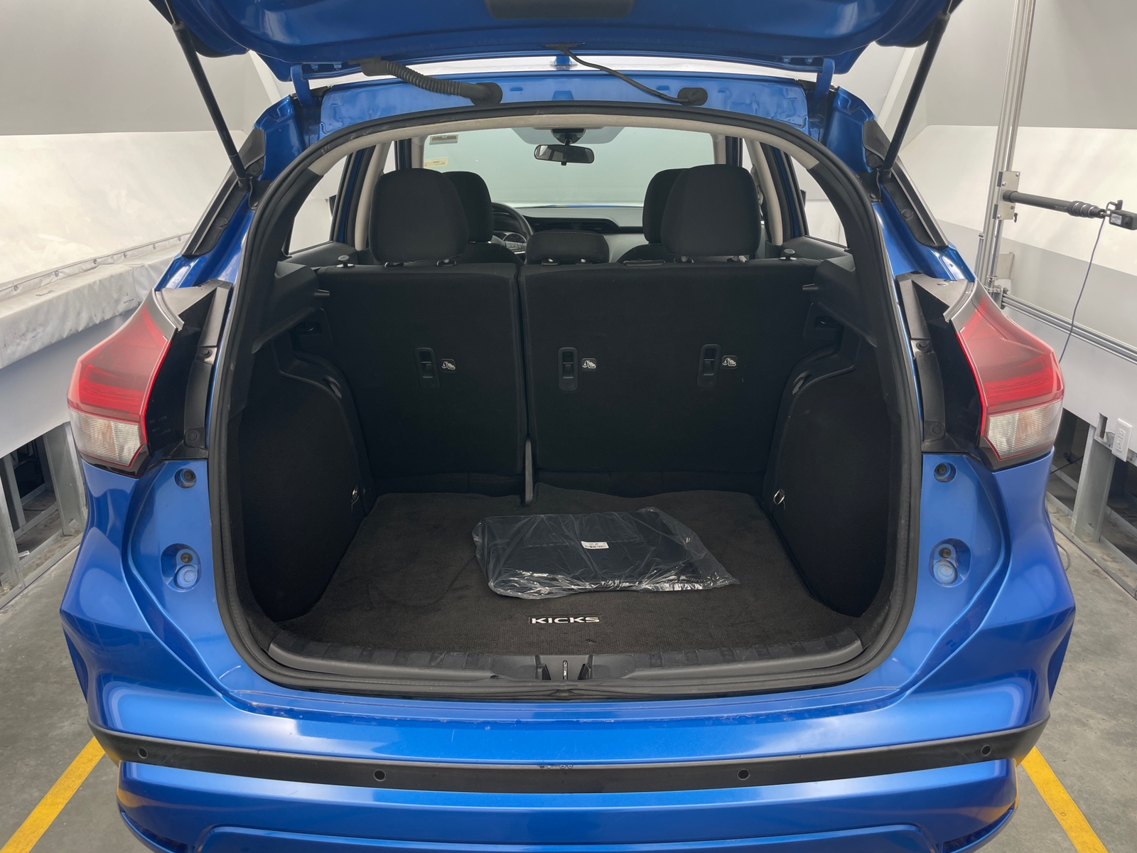 Thumbnail: 2021 Nissan Kicks - 7