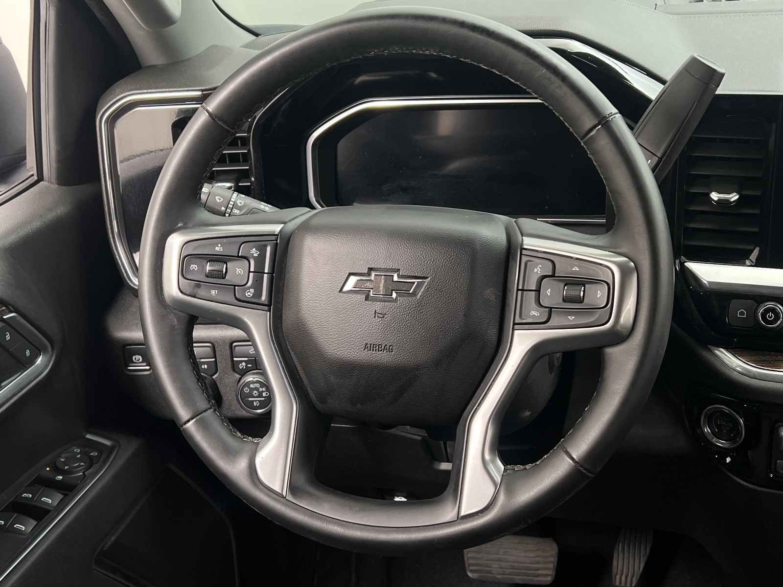 Thumbnail: 2026 Chevrolet Silverado 1500 - 5