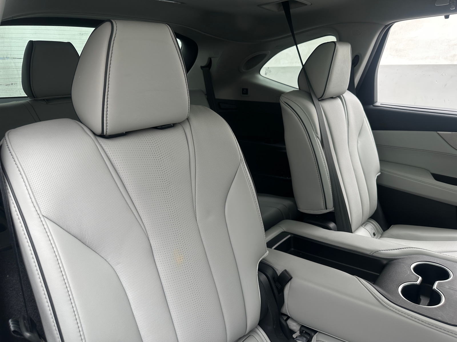 Thumbnail: 2022 Acura MDX - 6