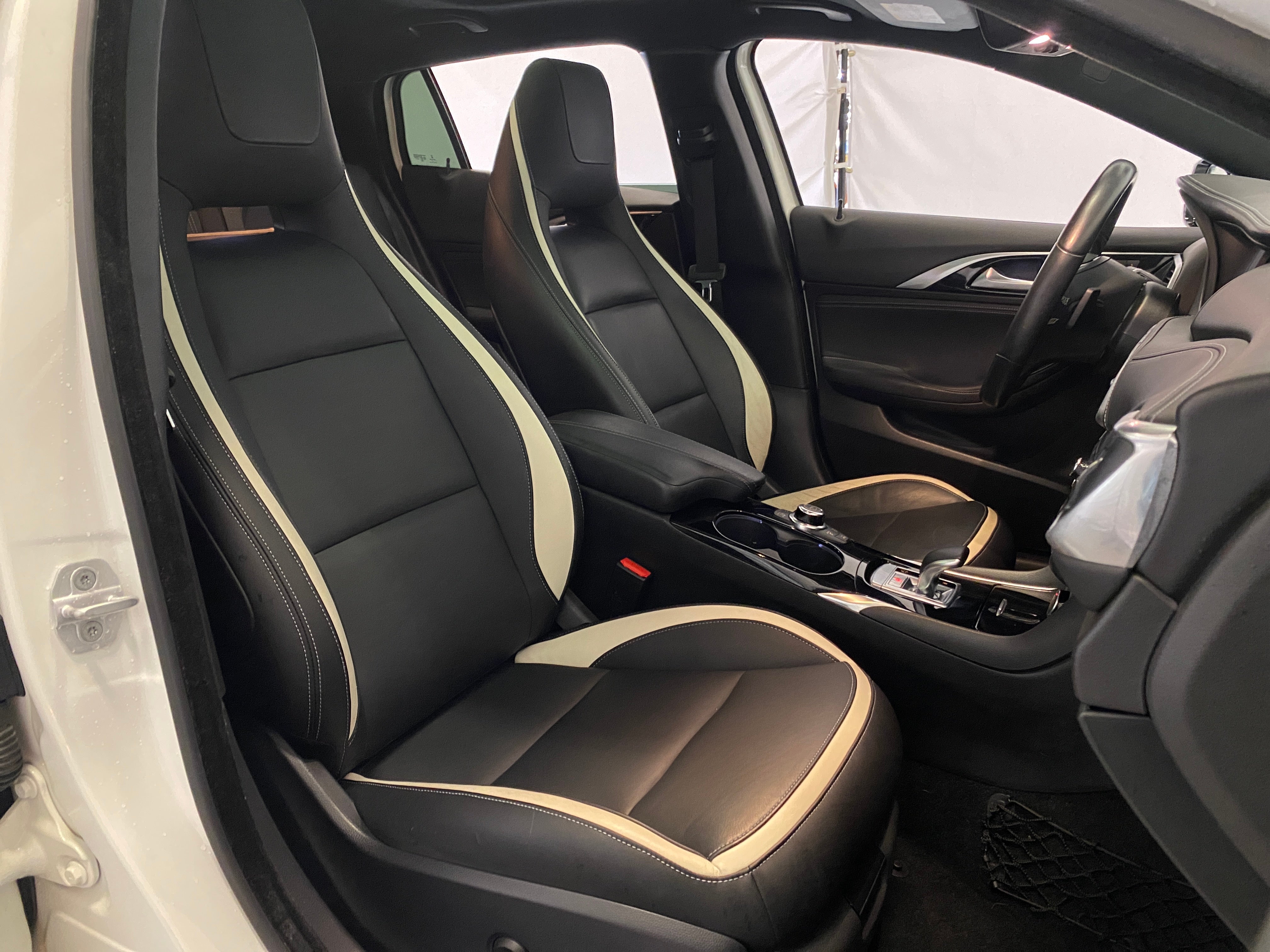 2017 INFINITI QX30