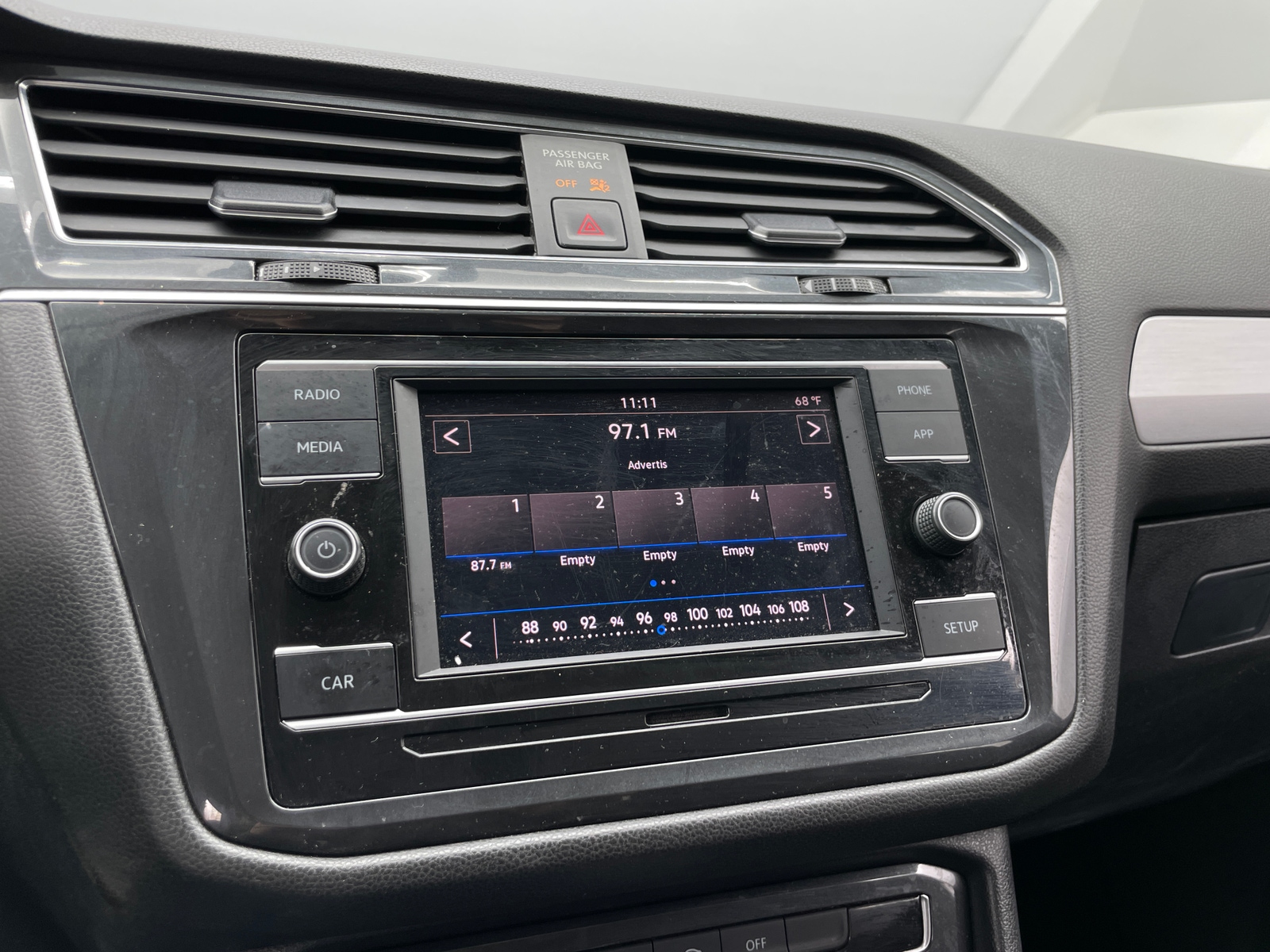 Thumbnail: 2019 Volkswagen Tiguan - 4