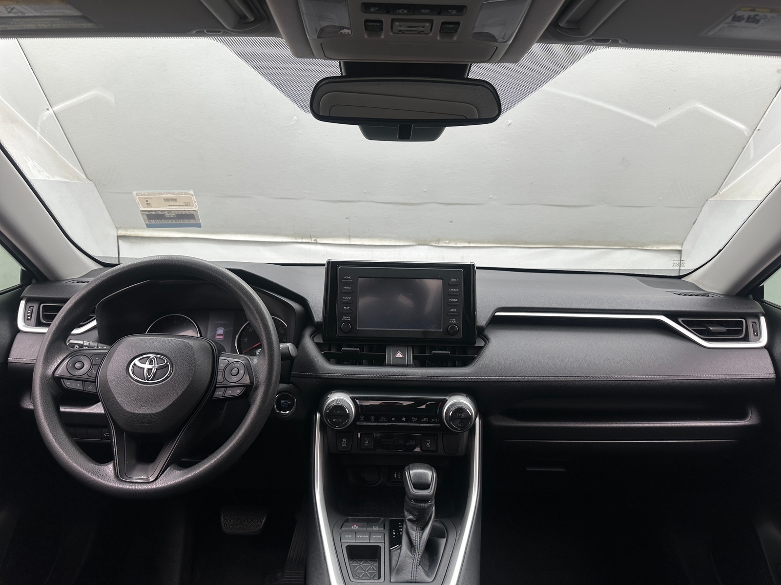 Thumbnail: 2019 Toyota RAV4 - 3