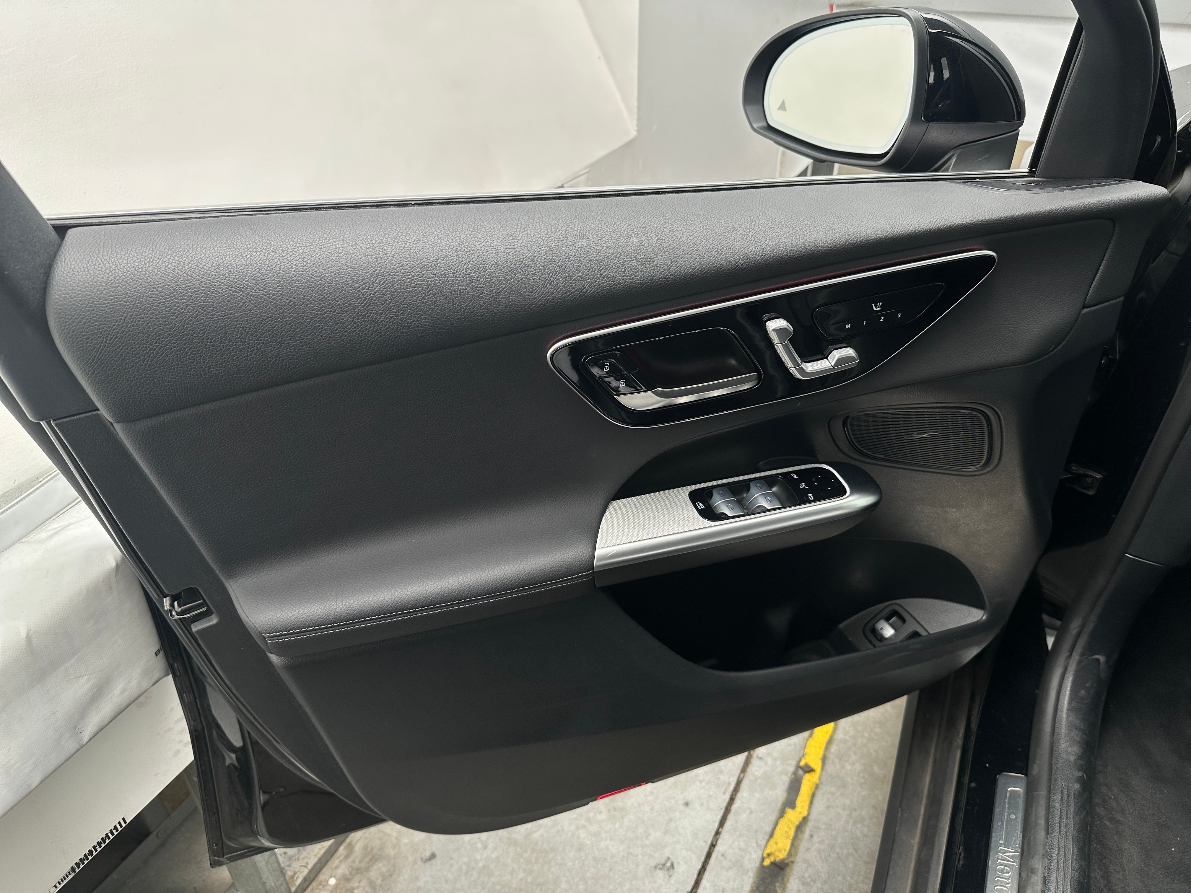 2025 Mercedes-Benz GLC Base