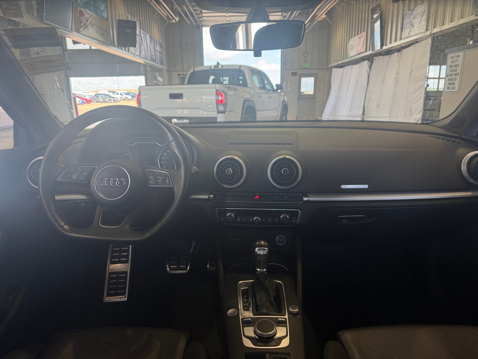 Thumbnail: 2018 Audi A3 e-tron - 2