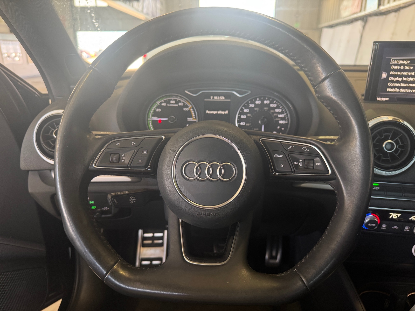 Thumbnail: 2018 Audi A3 e-tron - 4