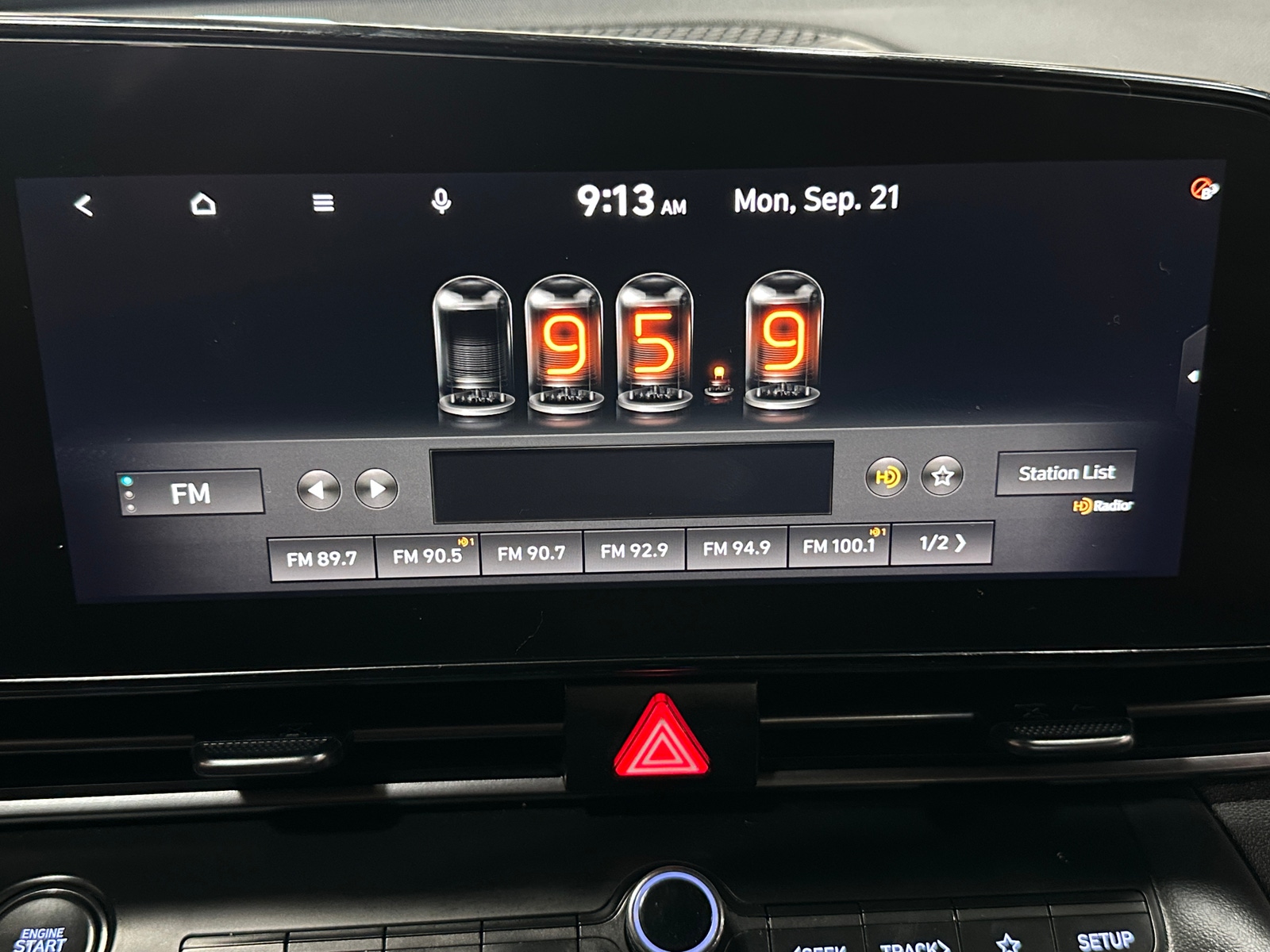 Thumbnail: 2023 Hyundai Elantra - 4