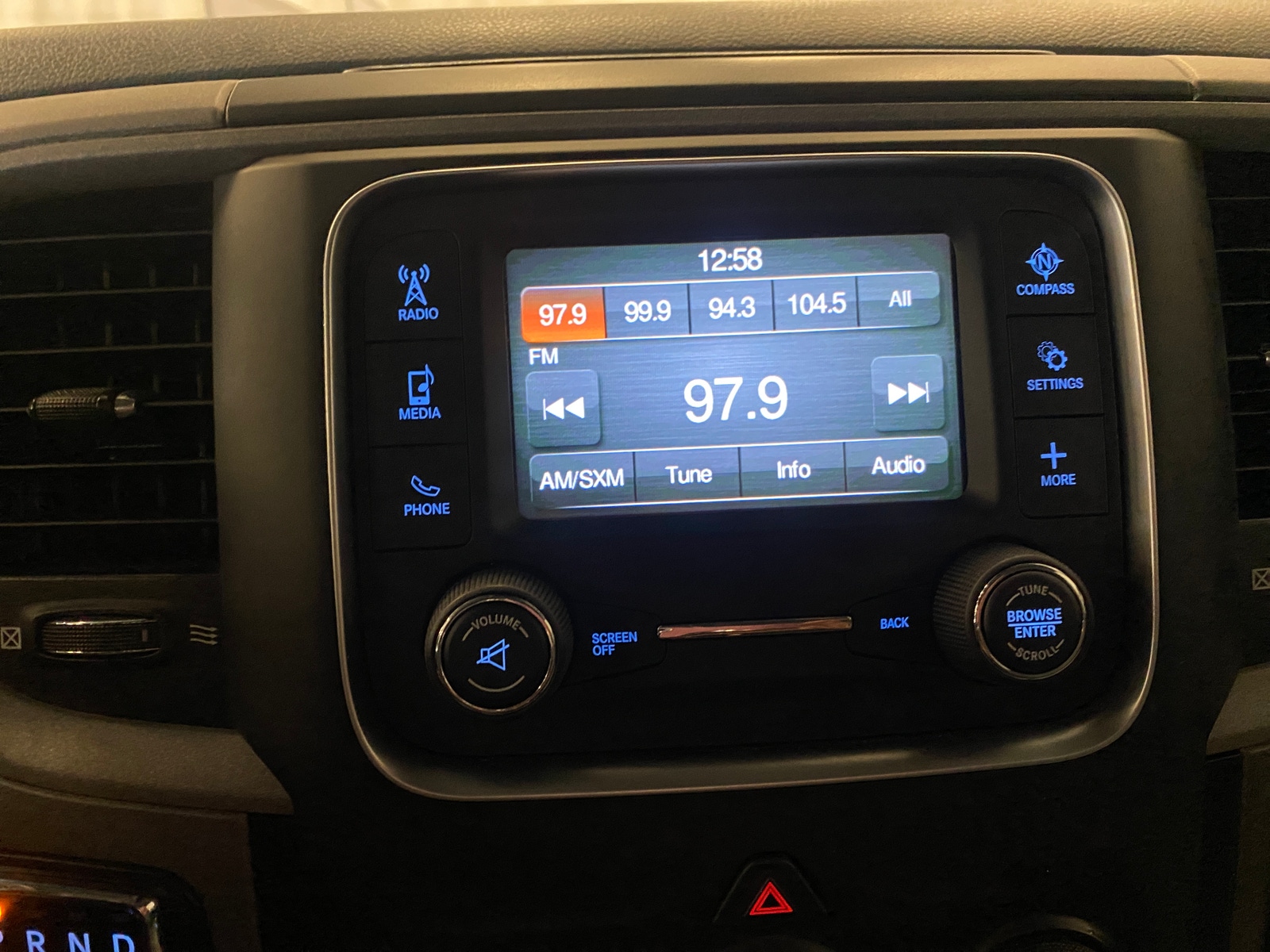 Thumbnail: 2019 RAM 1500 Classic - 4