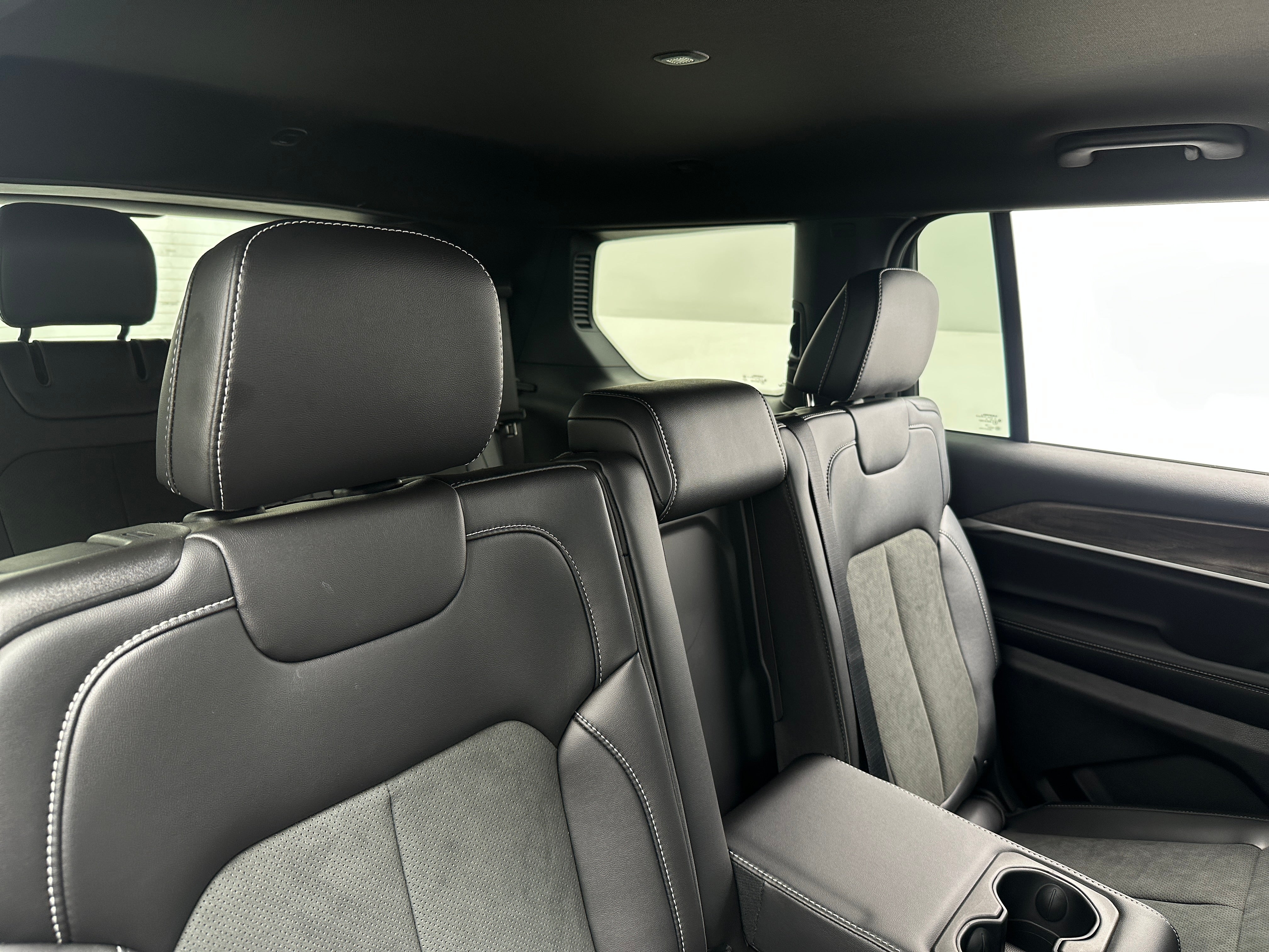 2027 Jeep Grand Cherokee L