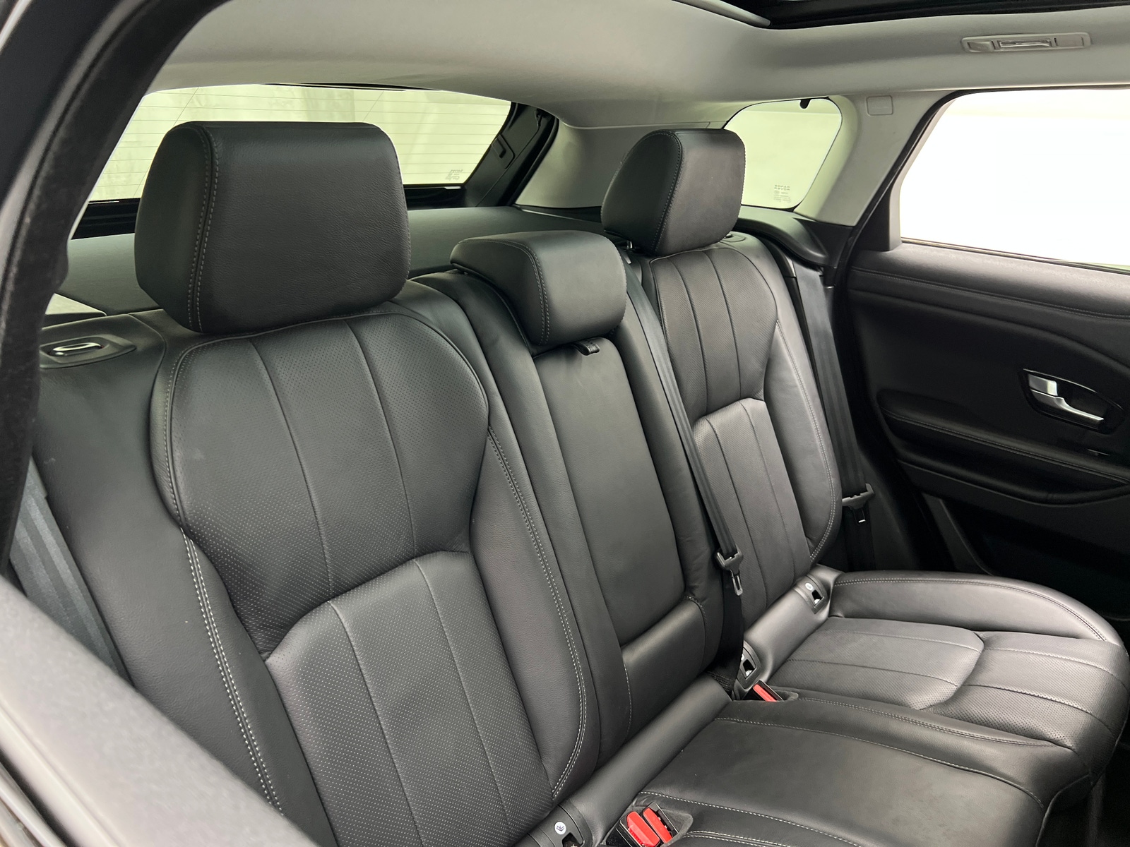 Thumbnail: 2019 Land Rover Range Rover Evoque - 5