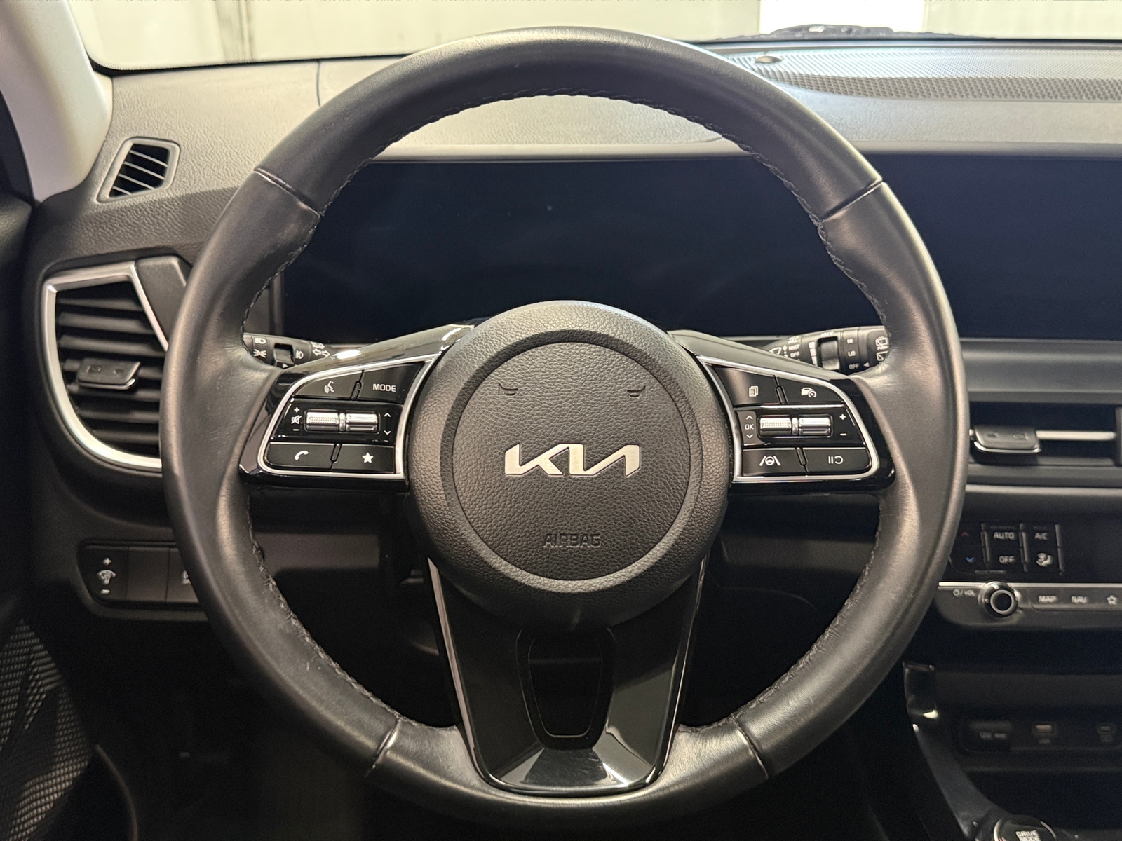 Thumbnail: 2024 Kia Seltos - 4