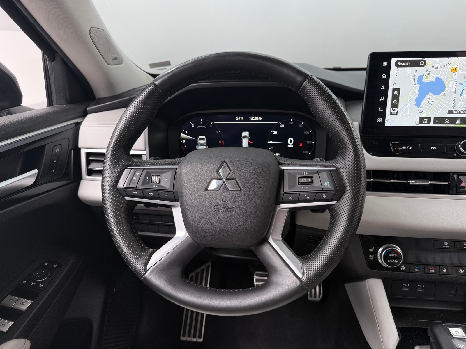 Thumbnail: 2025 Mitsubishi Outlander - 4
