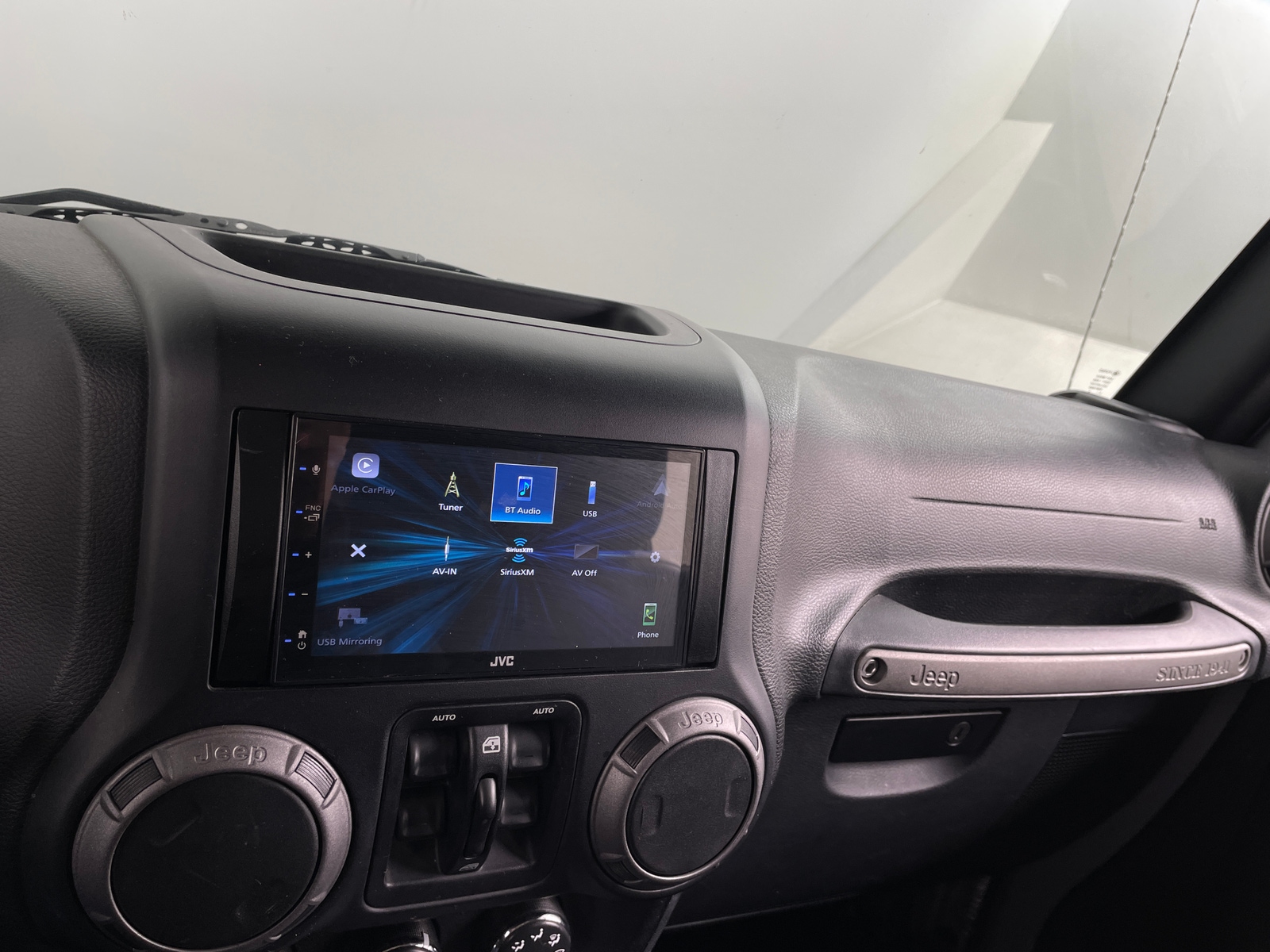 Thumbnail: 2017 Jeep Wrangler - 4