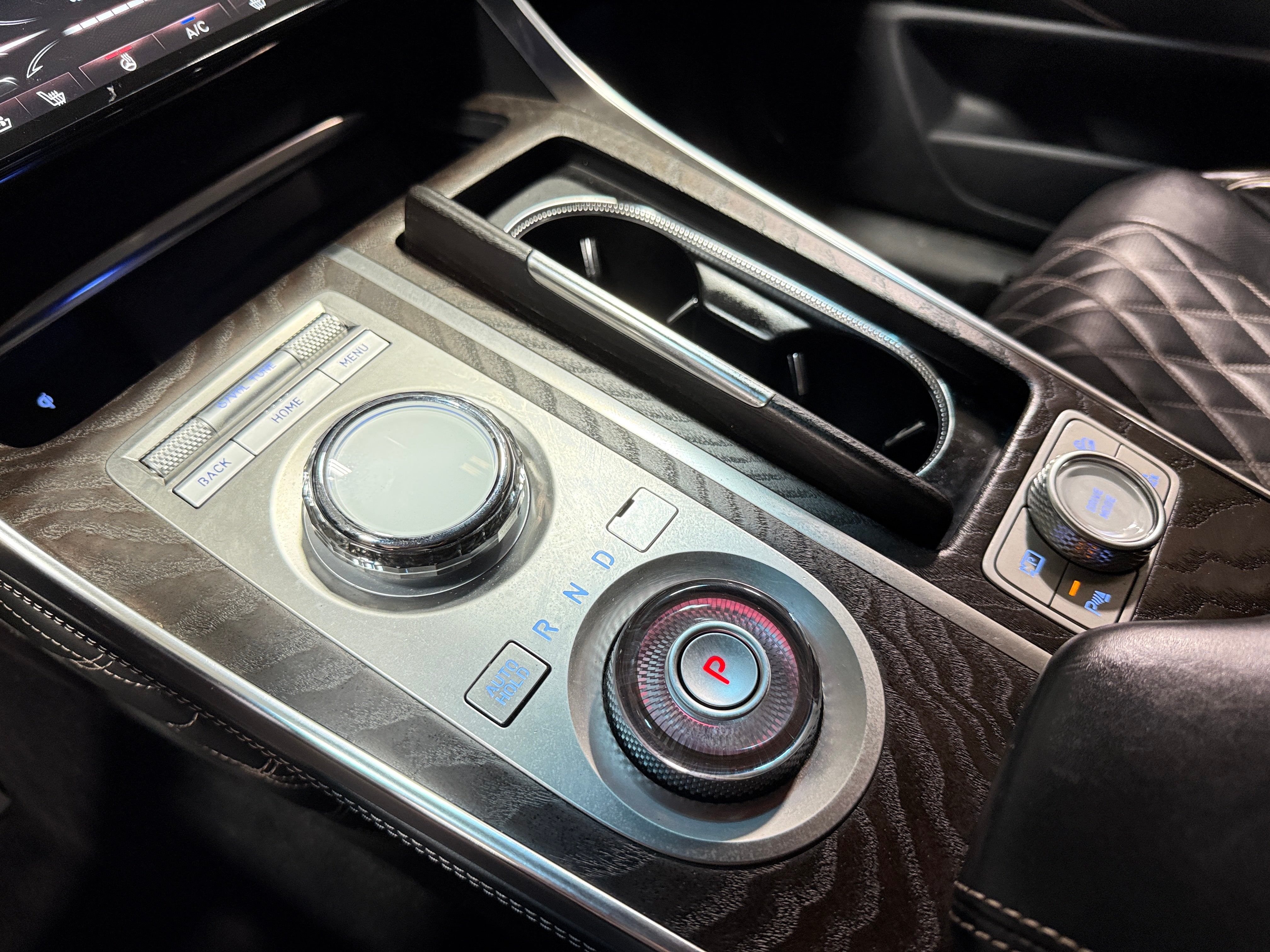 2024 GENESIS GV80 Standard