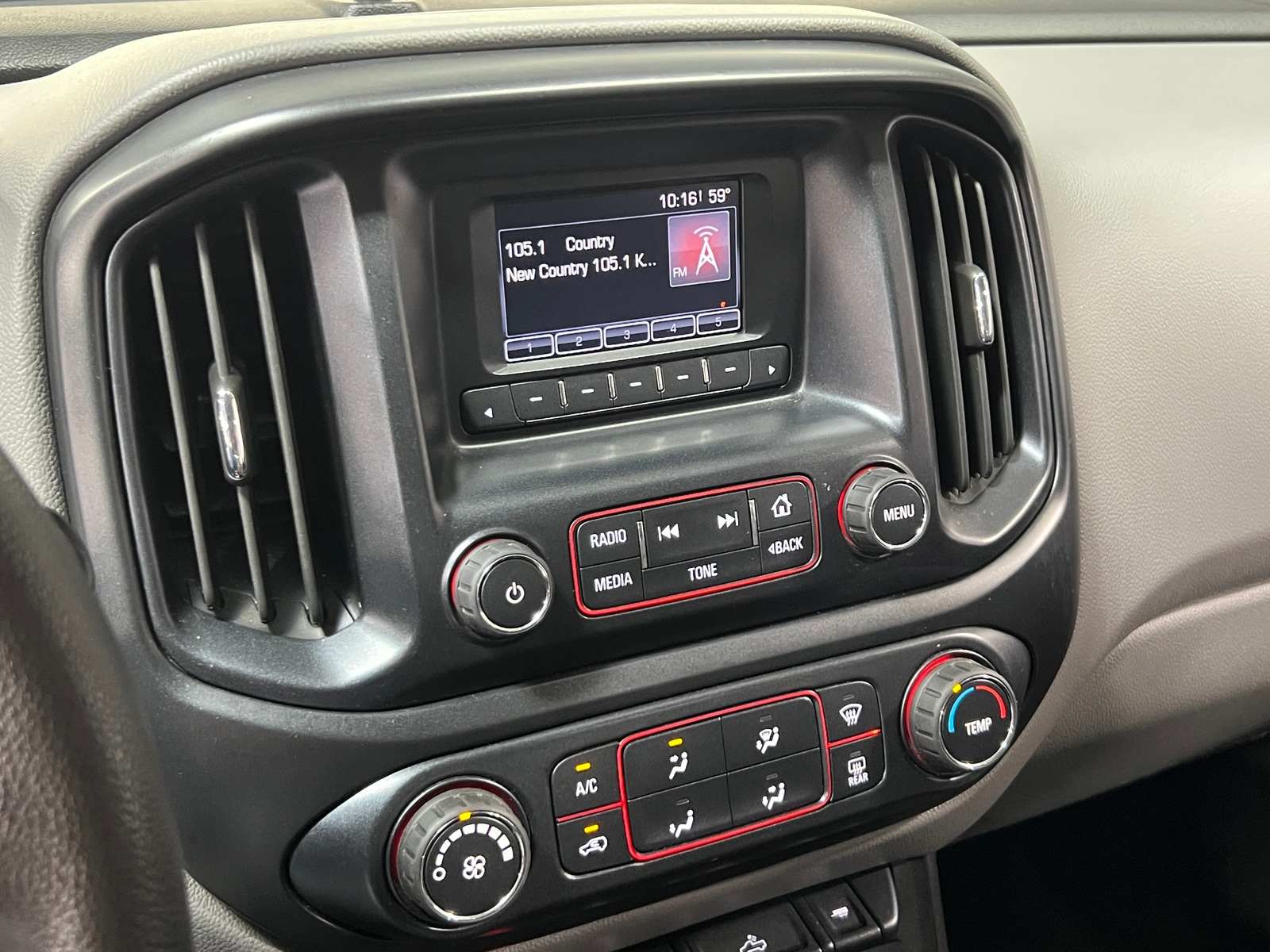 Thumbnail: 2016 GMC Canyon - 4