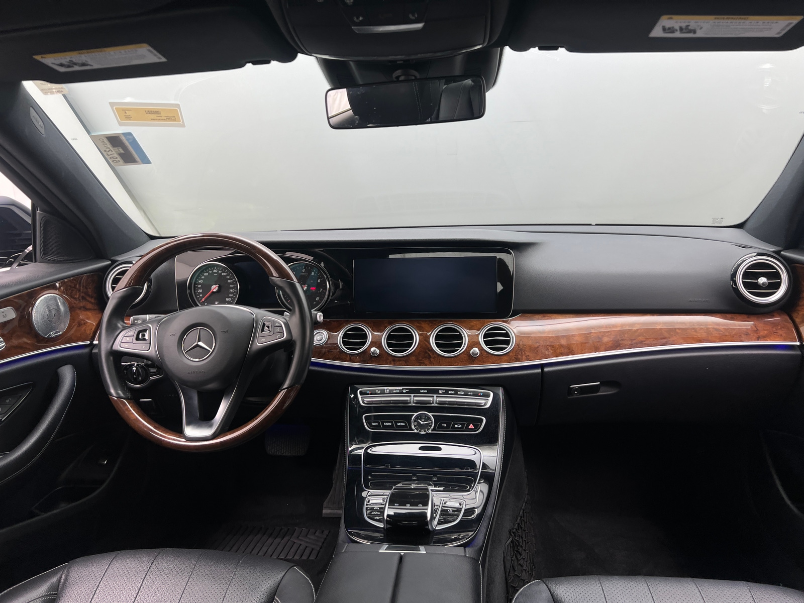 Thumbnail: 2017 Mercedes-Benz E-Class - 2