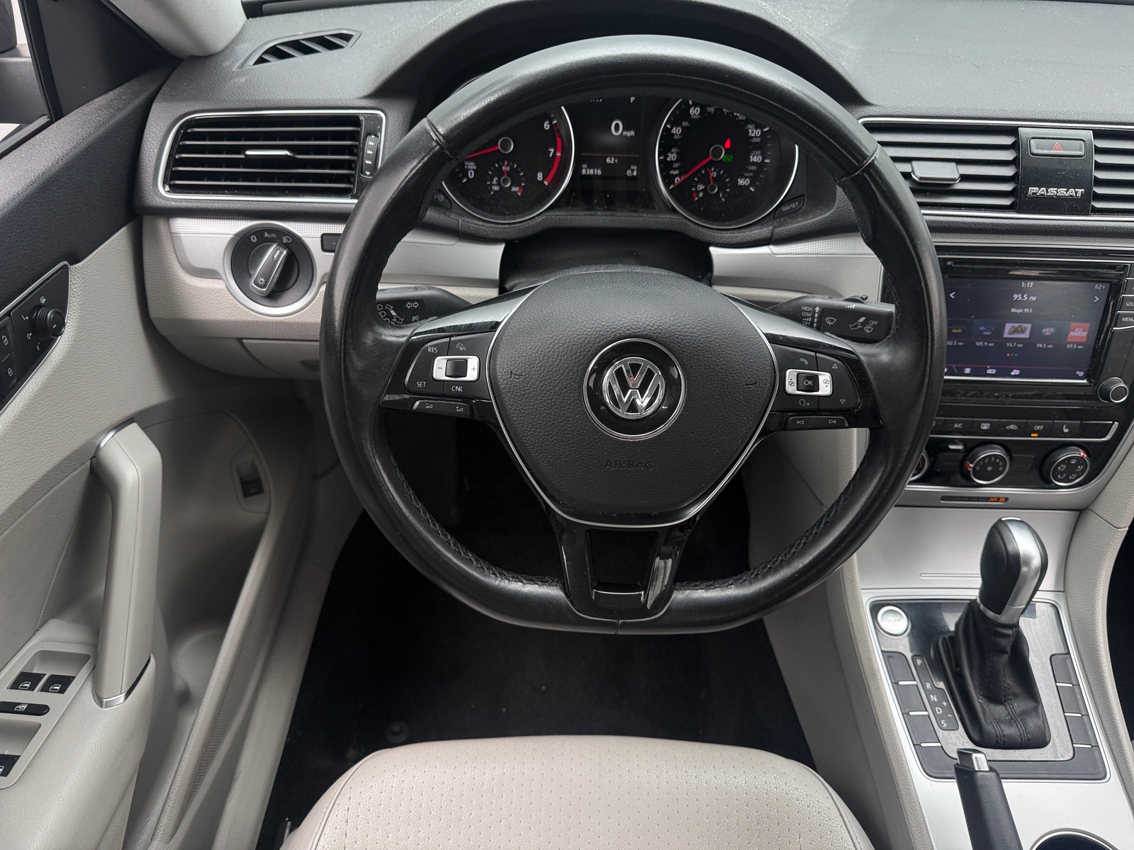 Thumbnail: 2019 Volkswagen Passat - 4