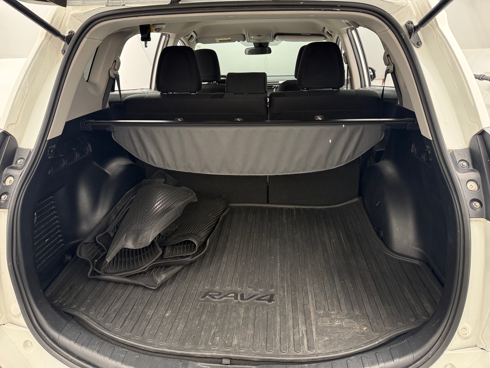 Thumbnail: 2018 Toyota RAV4 - 7