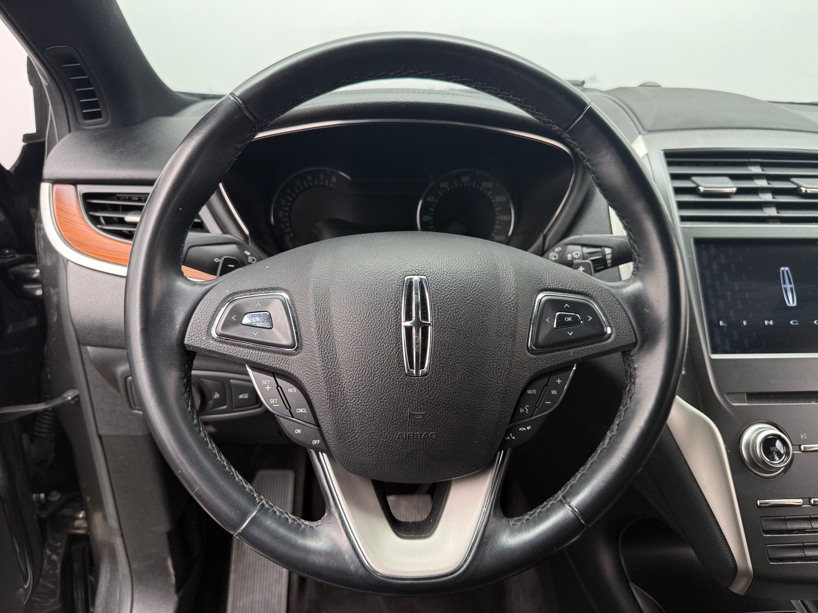 Thumbnail: 2018 Lincoln MKC - 4