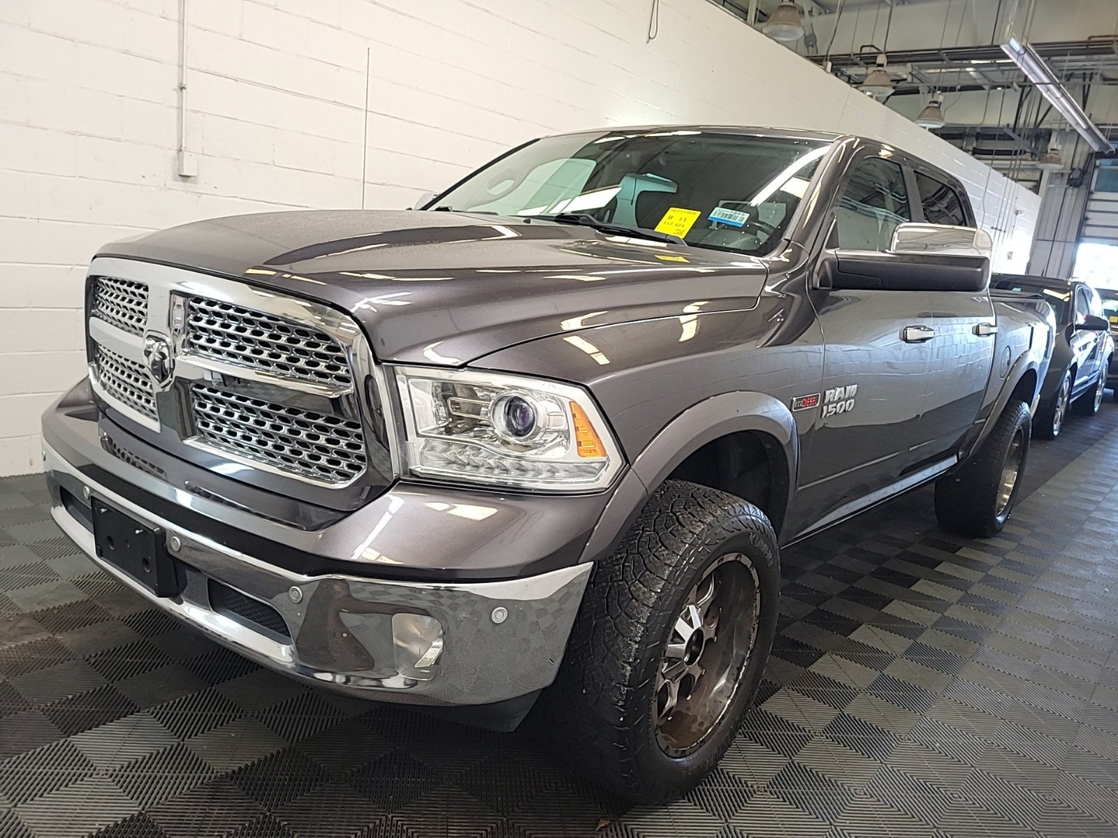 2017 Ram 1500 Laramie 4x4 Crew Cab 5'7" Box
