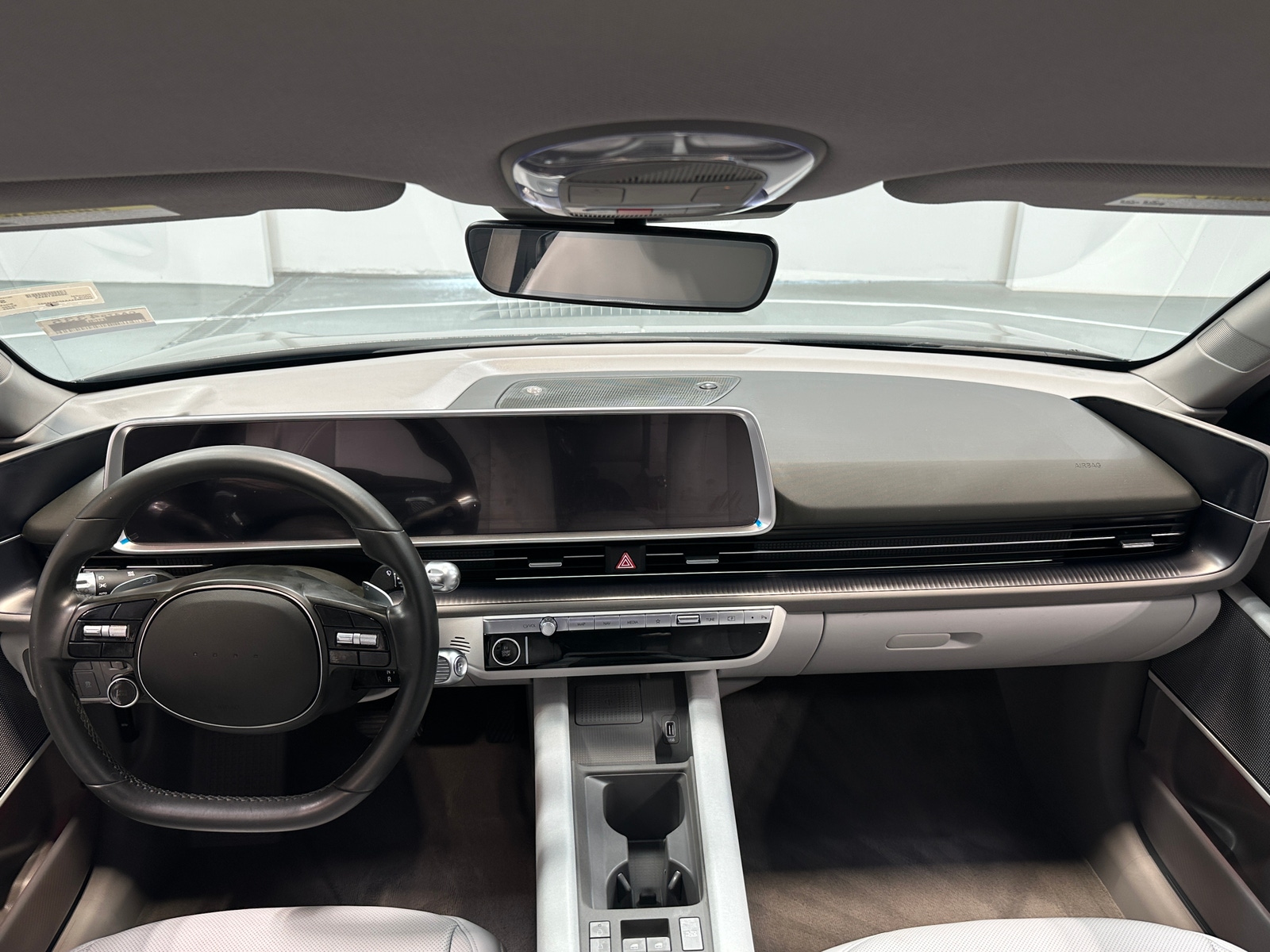Thumbnail: 2023 Hyundai Ioniq 6 - 2