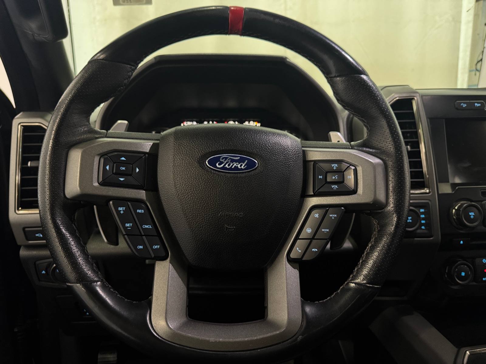 Thumbnail: 2018 Ford Econoline - 4