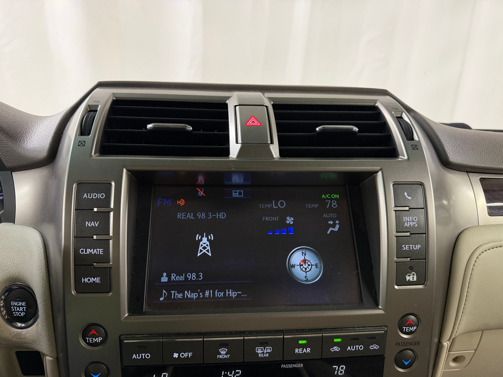 Thumbnail: 2017 Lexus GX - 4