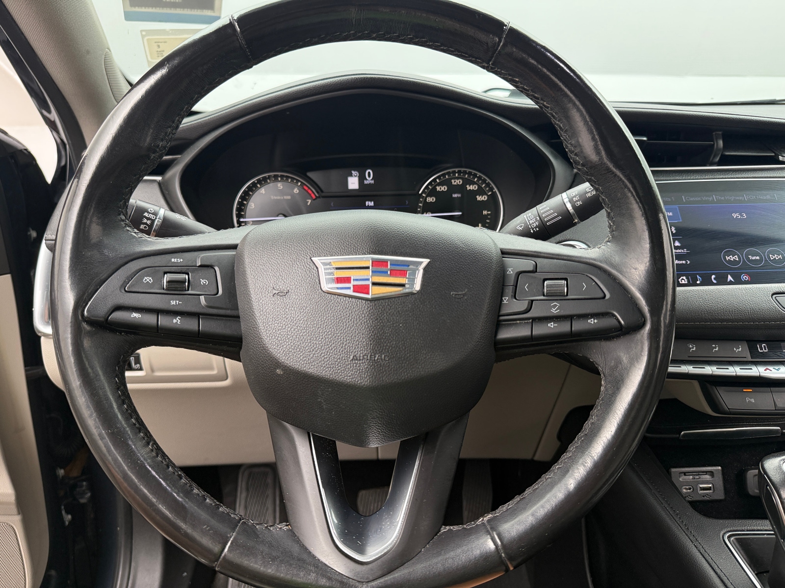 Thumbnail: 2019 Cadillac XT4 - 4