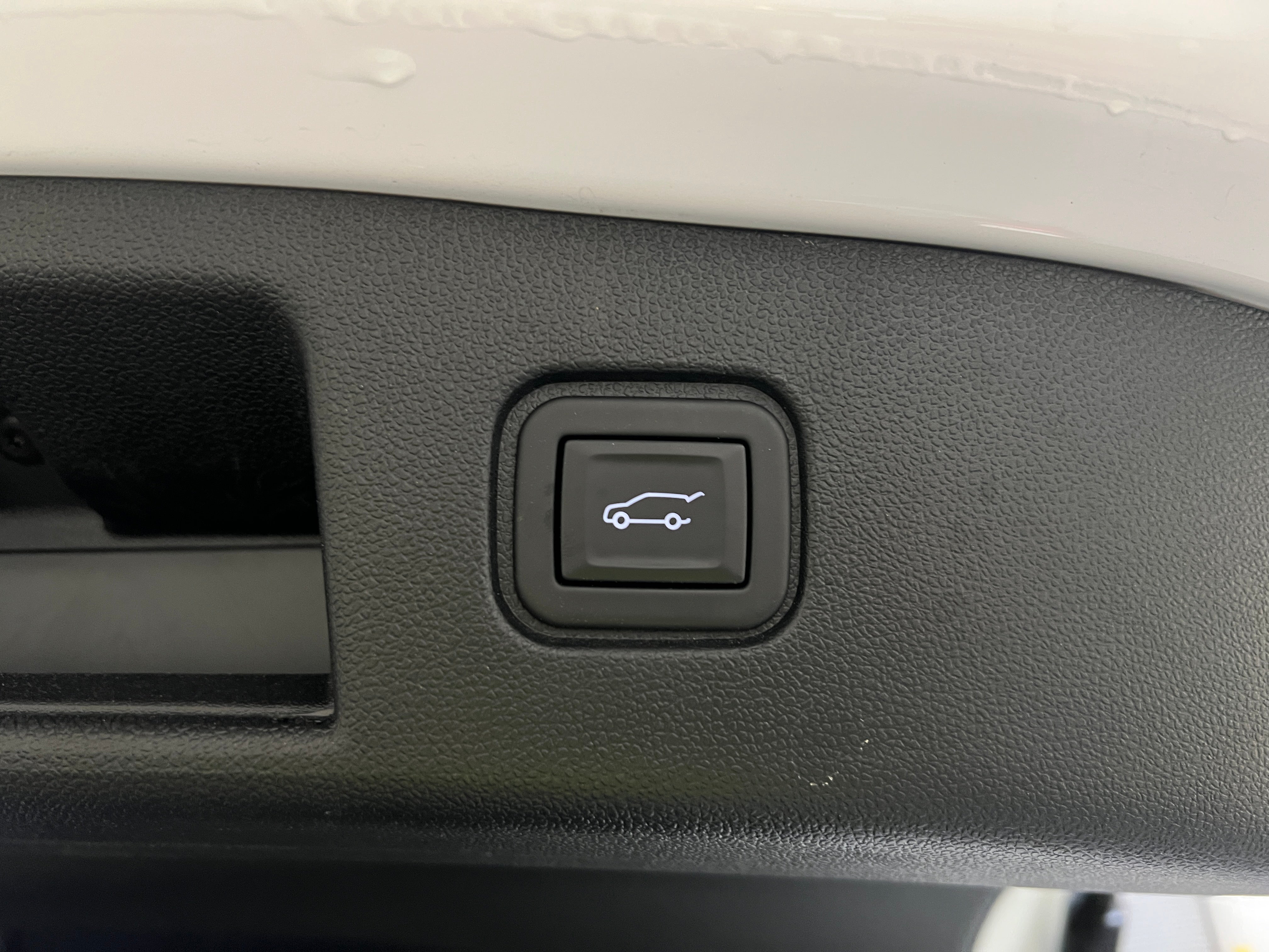 Used 2024 Chevrolet Blazer EV RS with VIN 3GNKDCRJ0RS165912 for sale in Auburn, WA