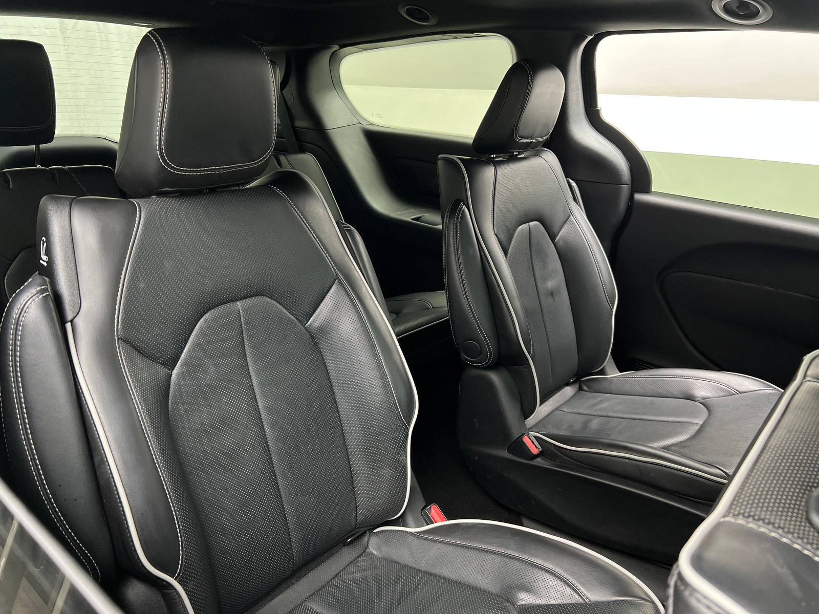 Thumbnail: 2023 Chrysler Pacifica - 5