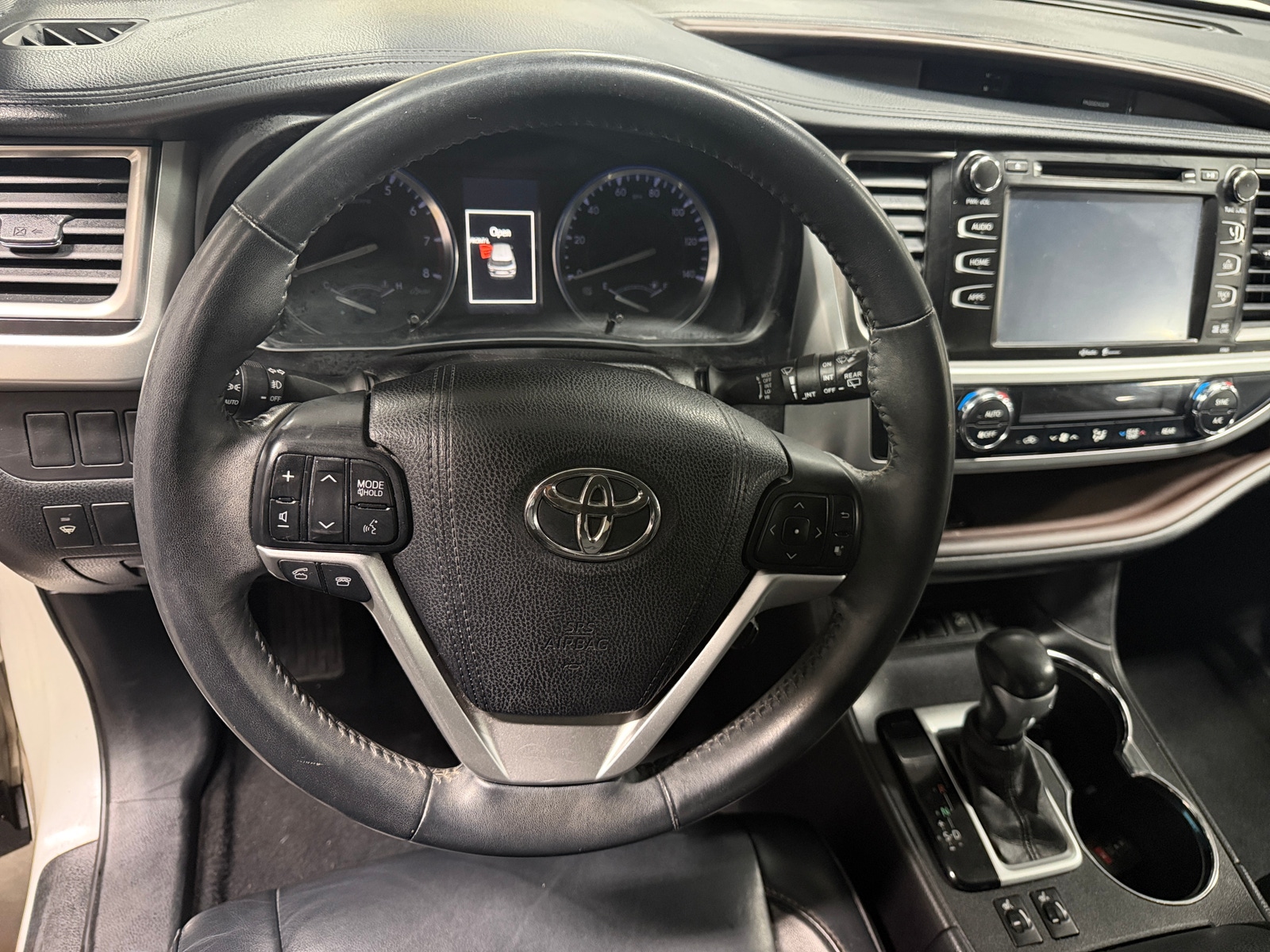 Thumbnail: 2015 Toyota Highlander - 4