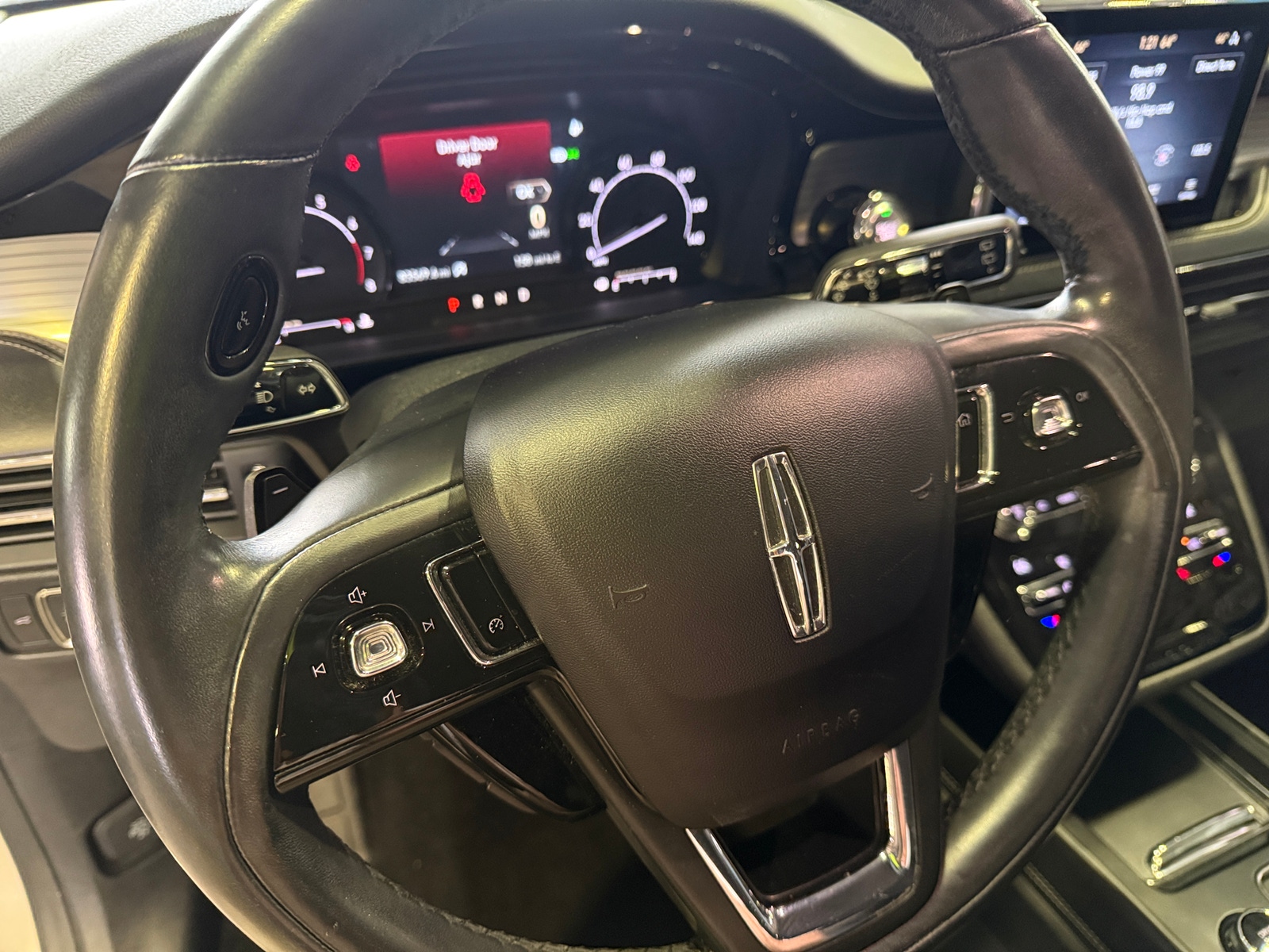 Thumbnail: 2020 Lincoln Corsair - 4