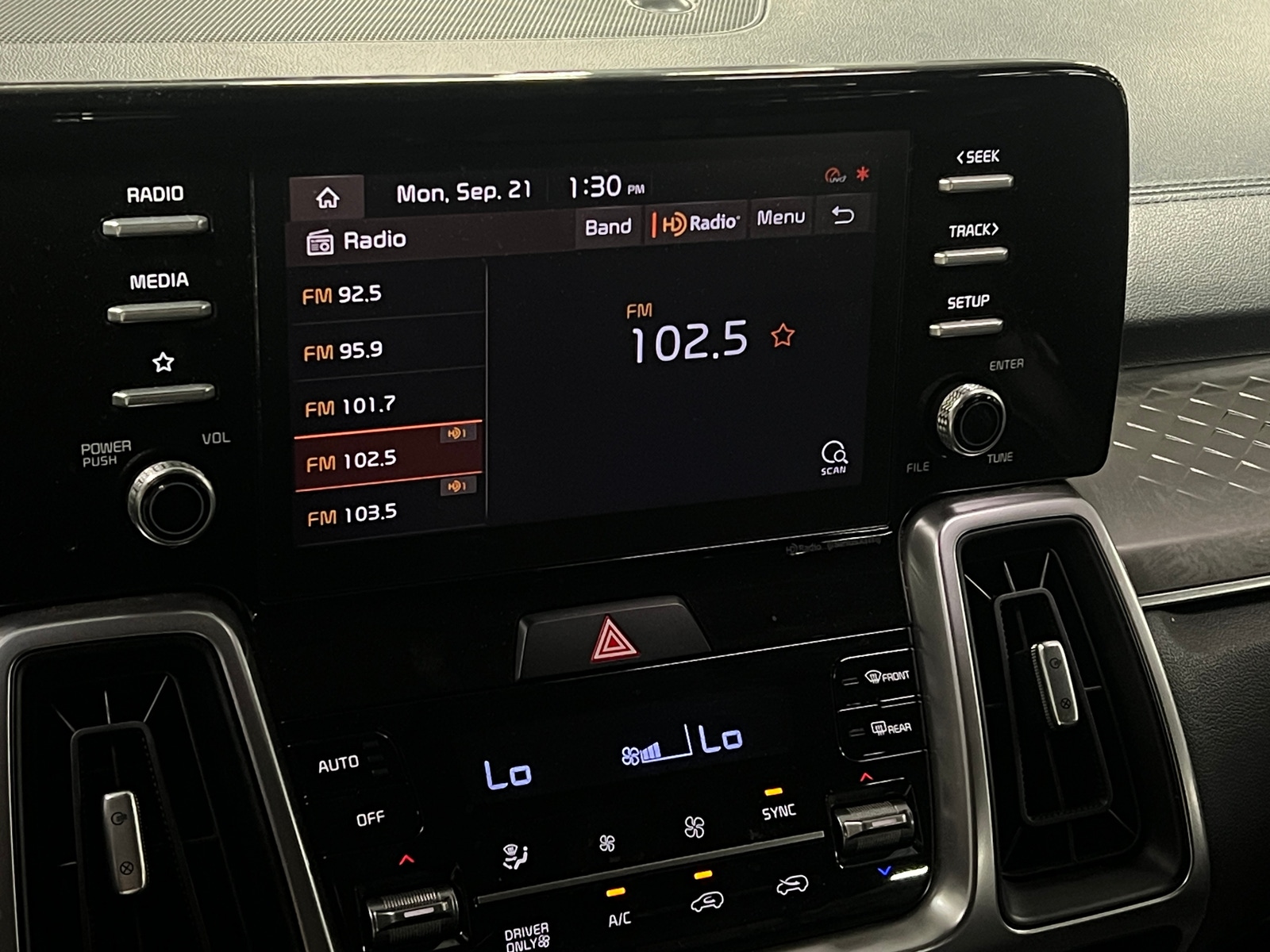 Thumbnail: 2021 Kia Sorento - 3