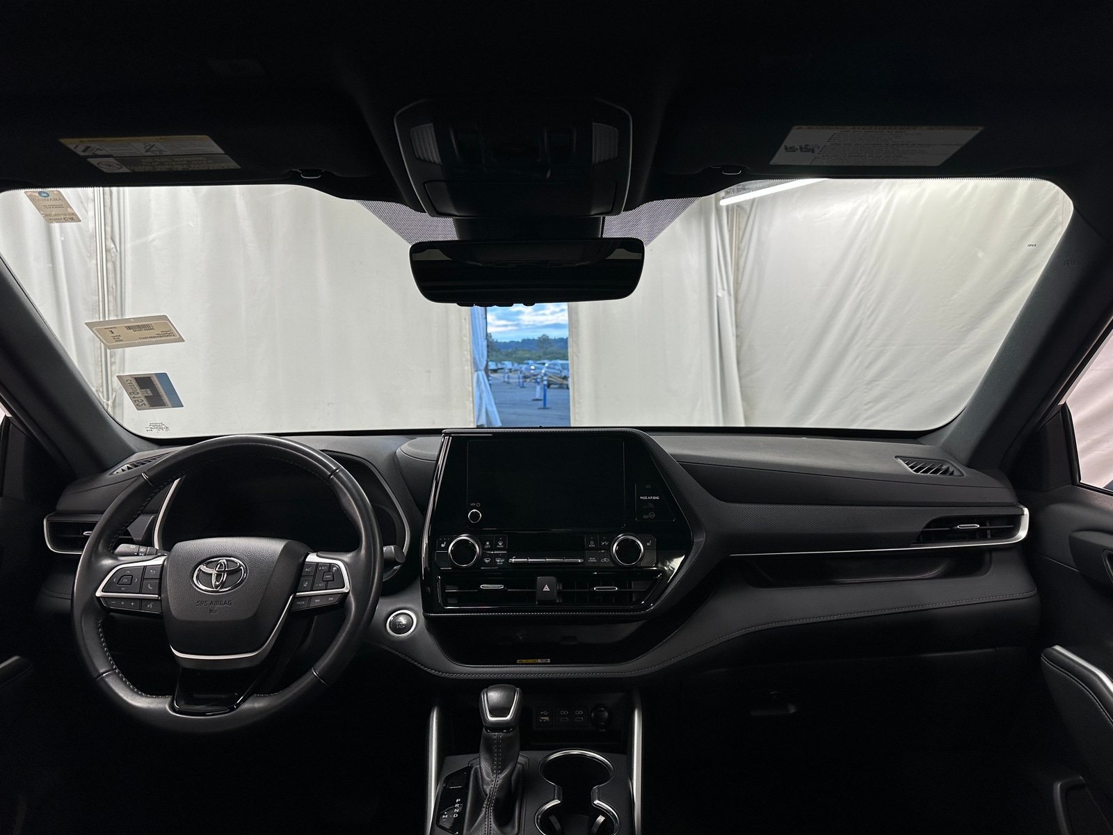 Thumbnail: 2025 Toyota Highlander - 3