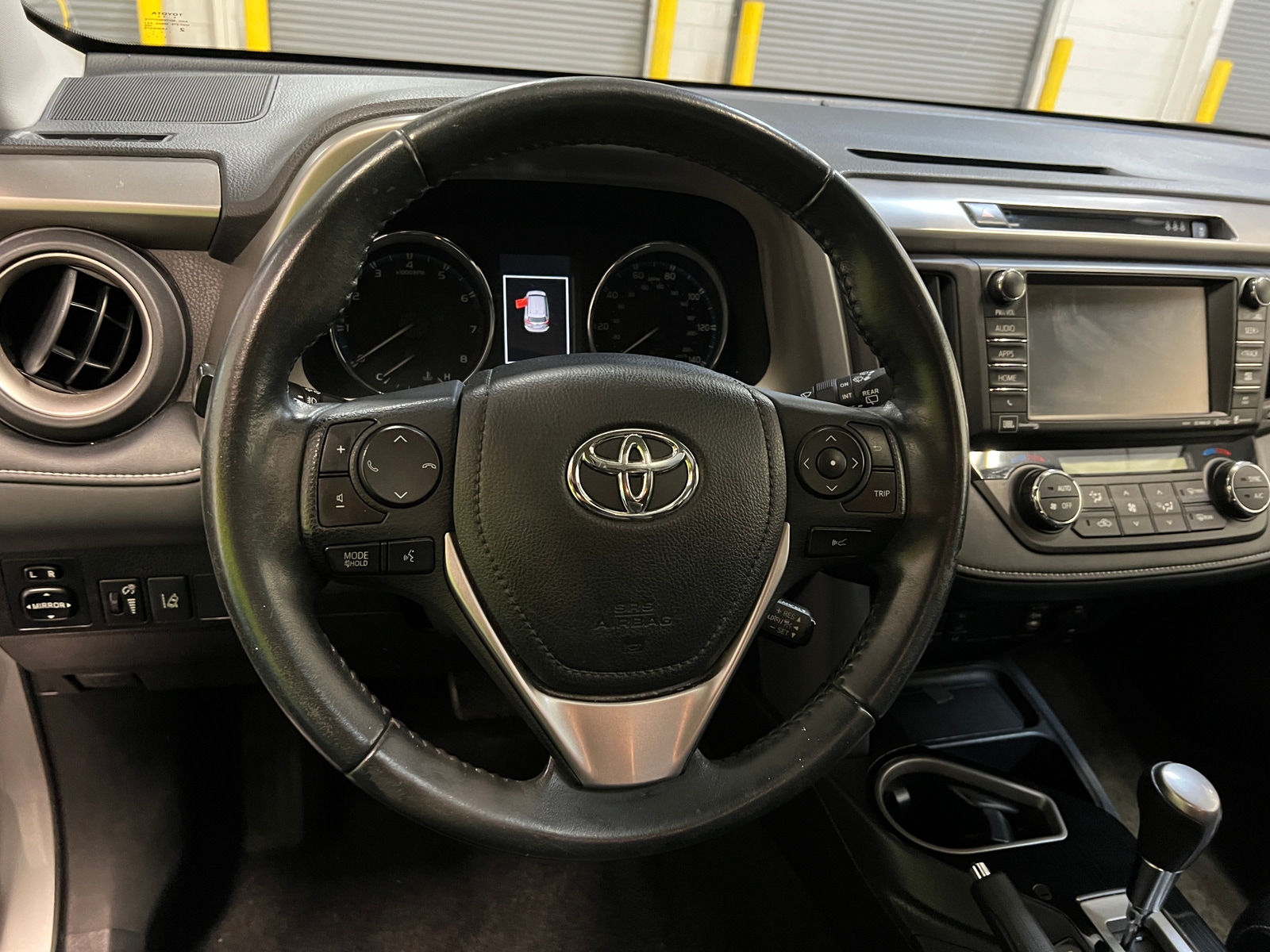 Thumbnail: 2017 Toyota RAV4 - 4