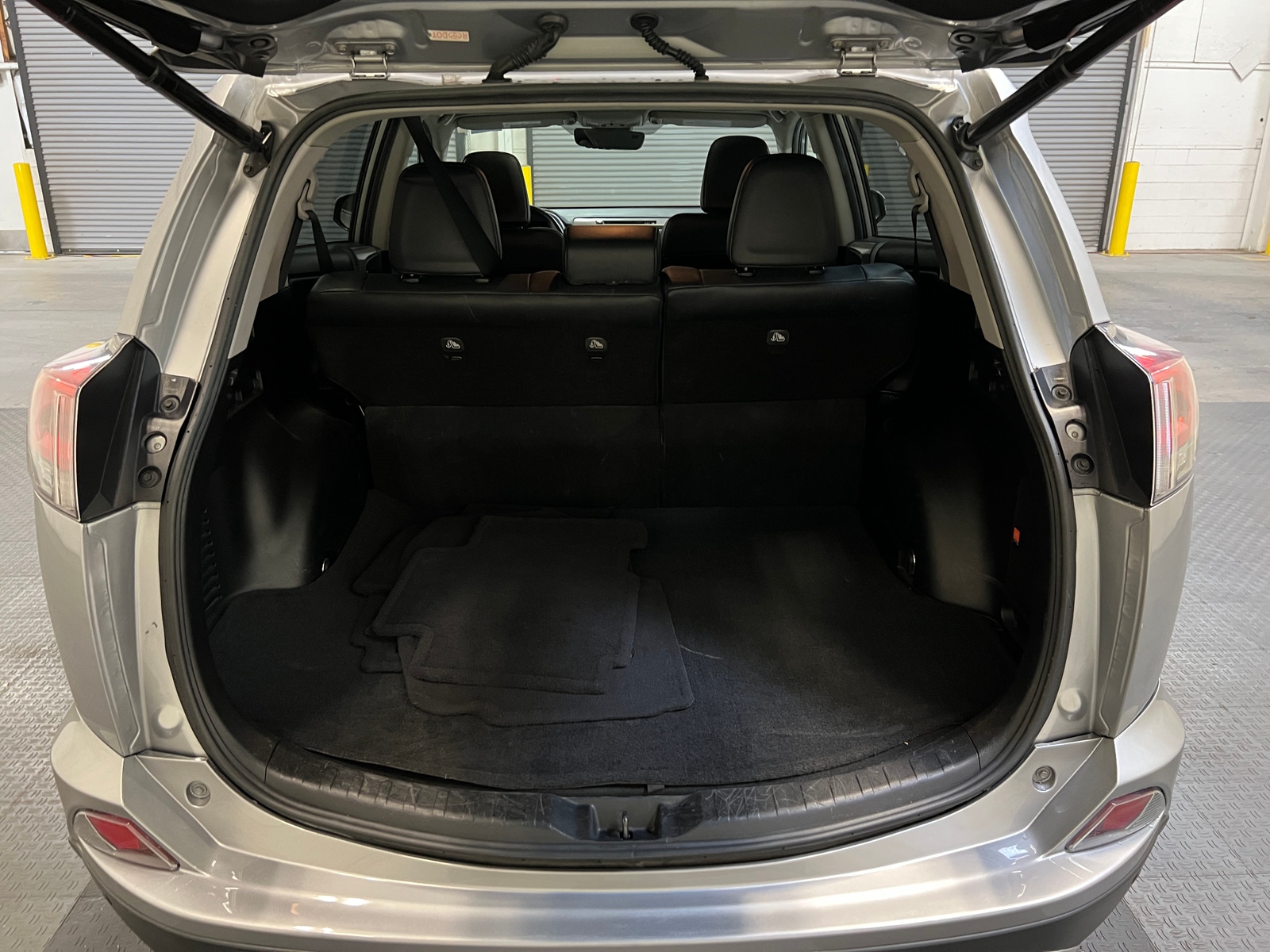 Thumbnail: 2017 Toyota RAV4 - 6