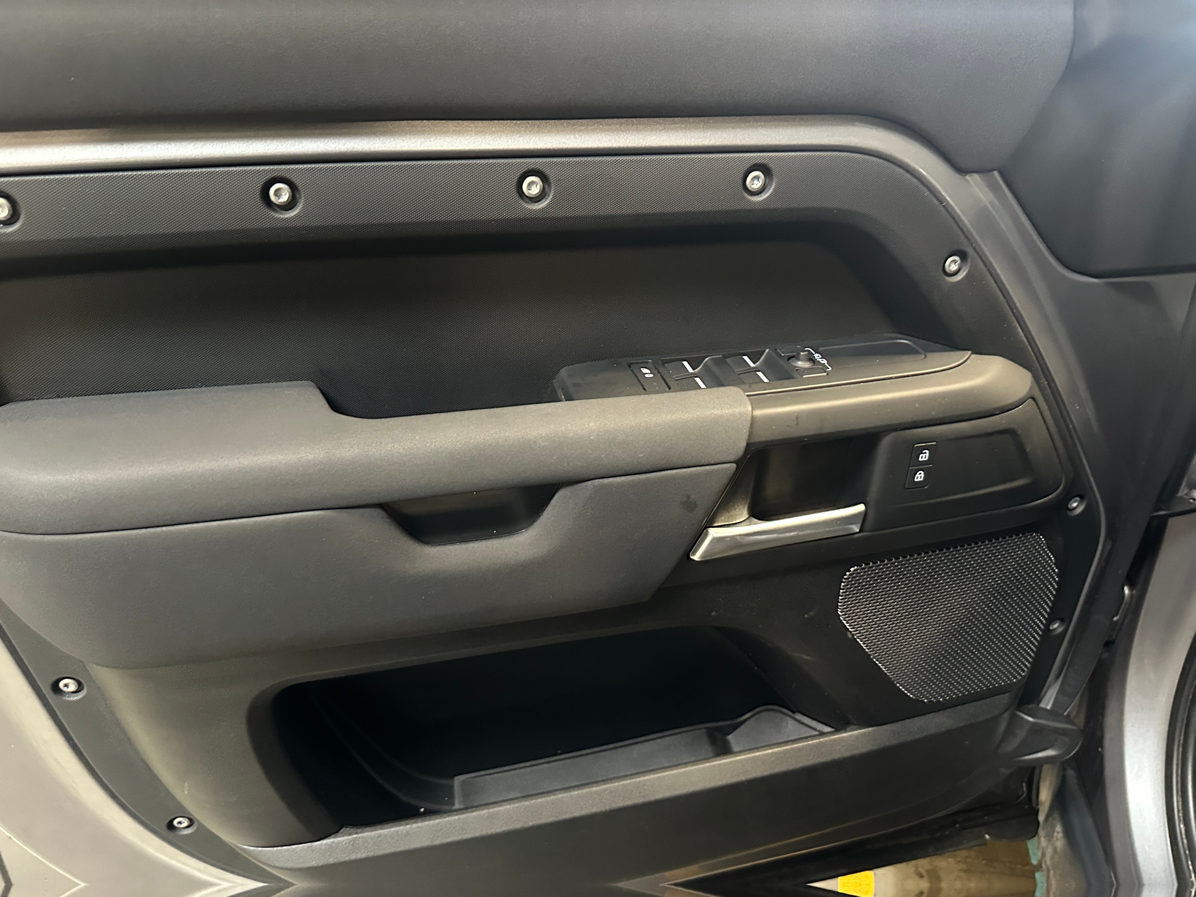 2023 Land Rover Defender