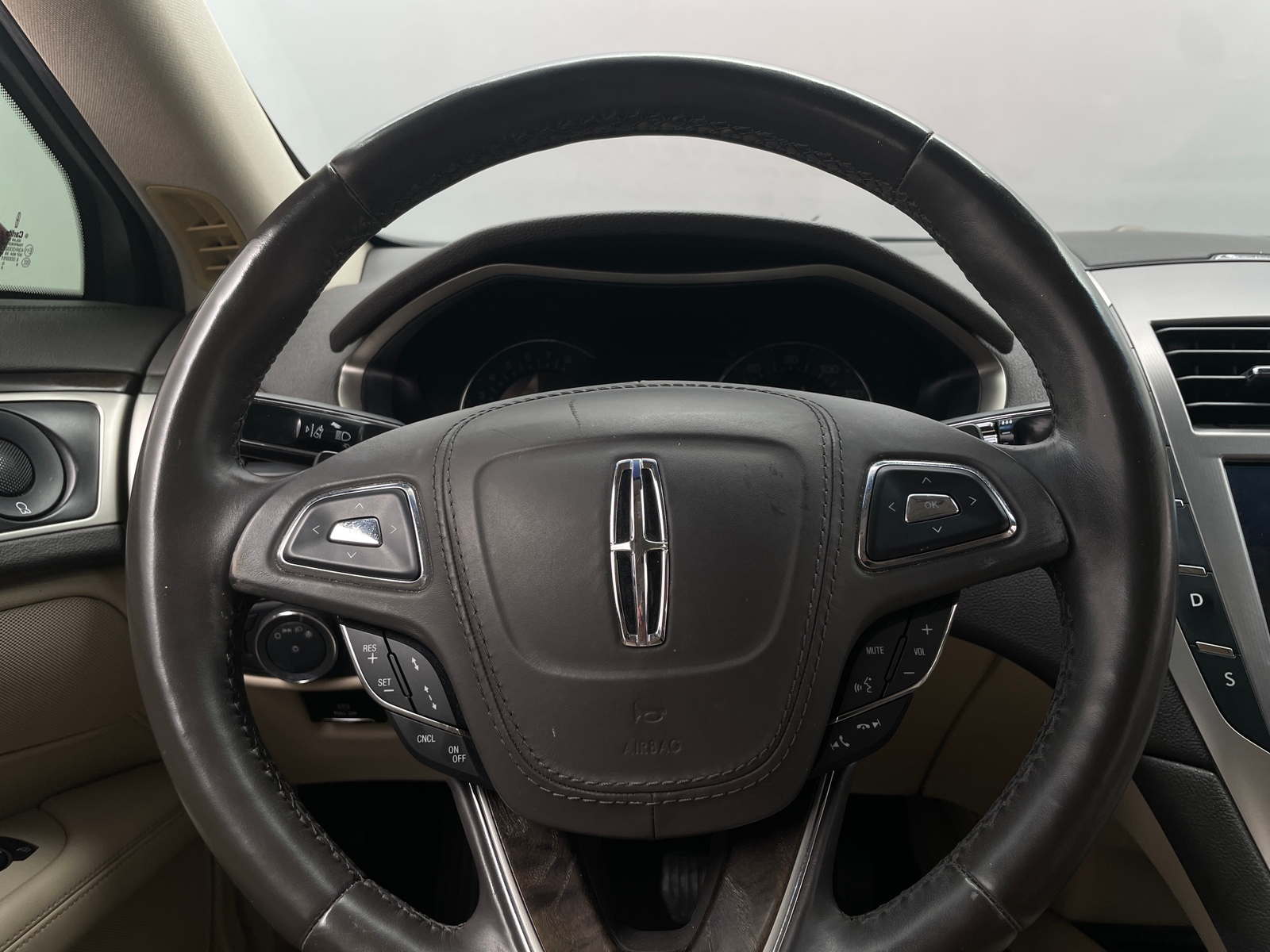 Thumbnail: 2019 Lincoln MKZ - 4