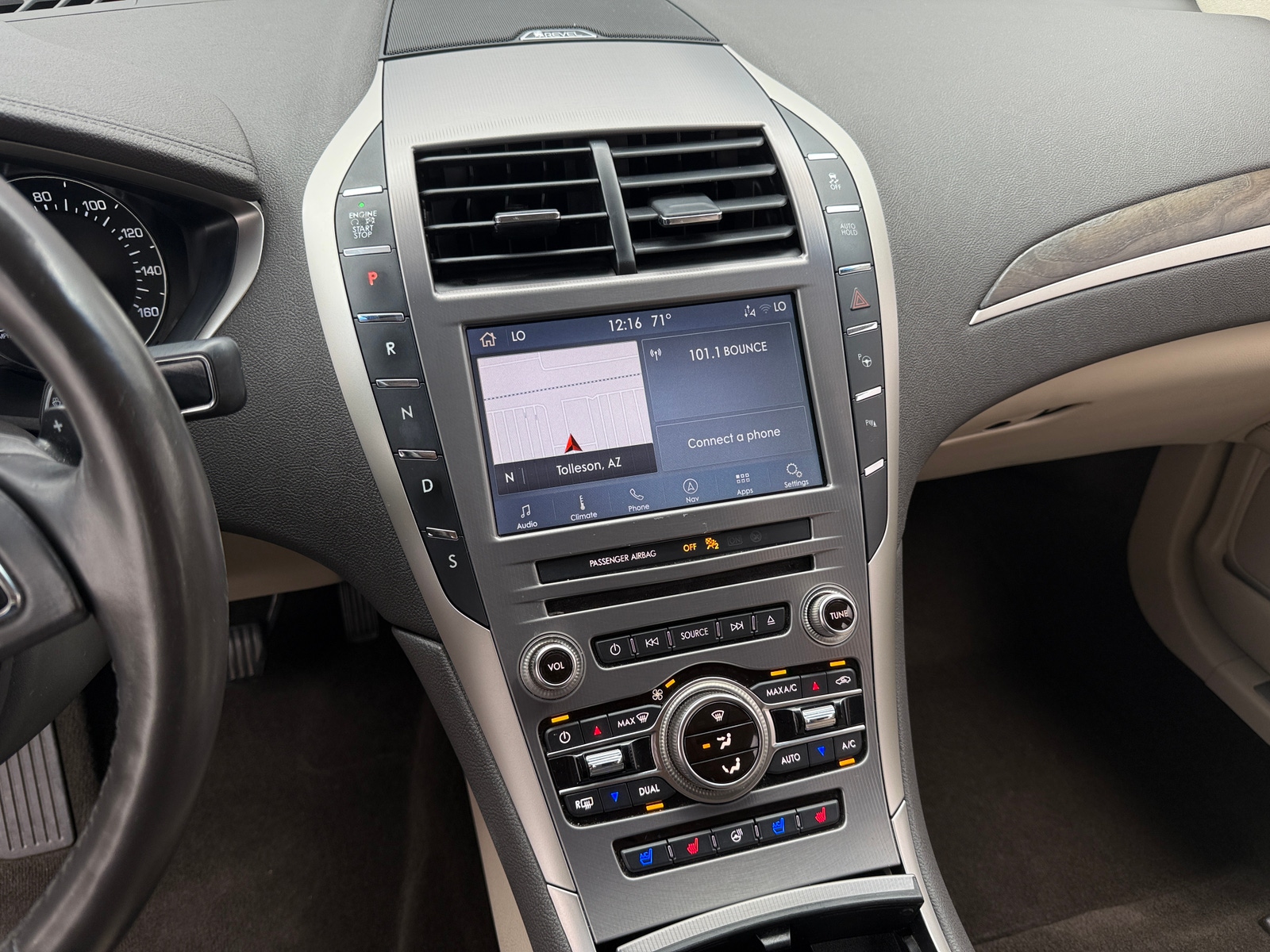 Thumbnail: 2019 Lincoln MKZ - 3