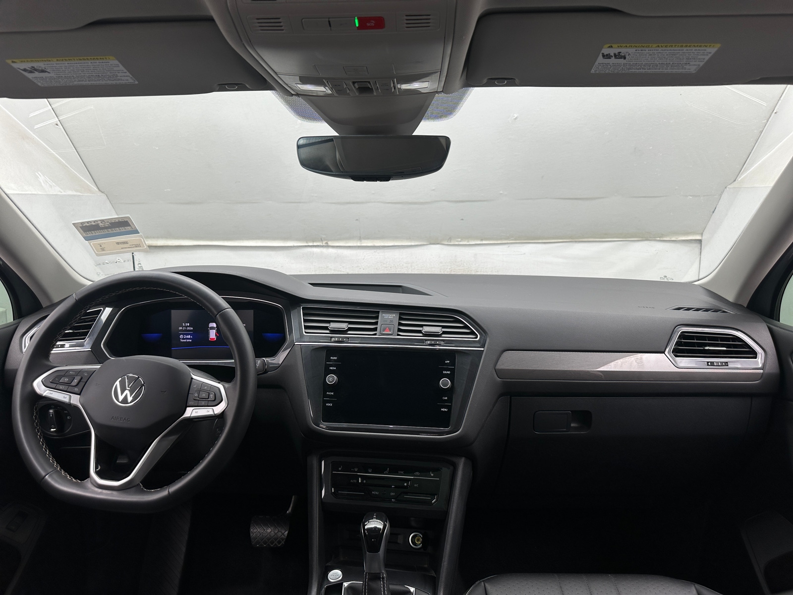 Thumbnail: 2022 Volkswagen Tiguan - 3