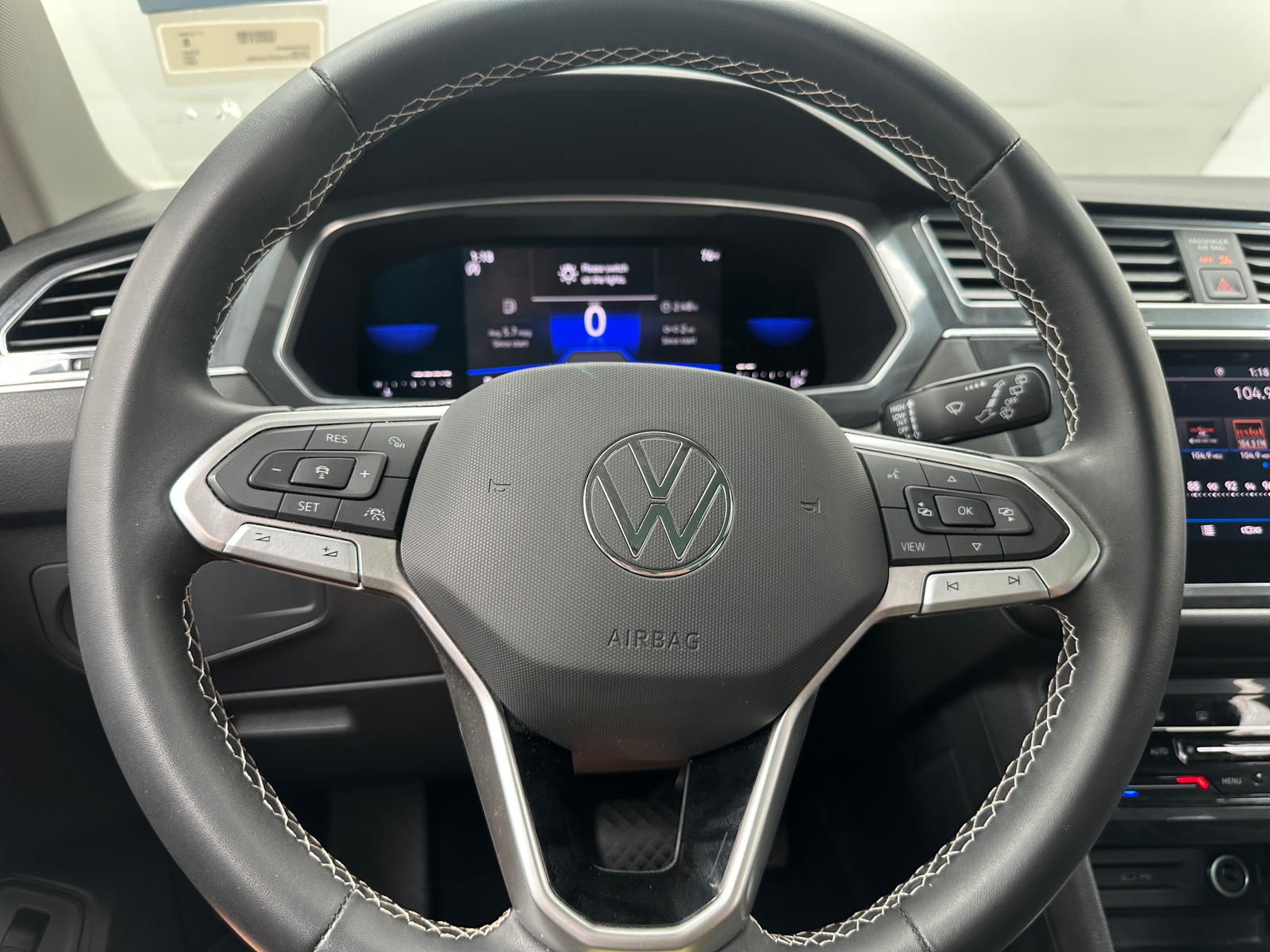Thumbnail: 2022 Volkswagen Tiguan - 5