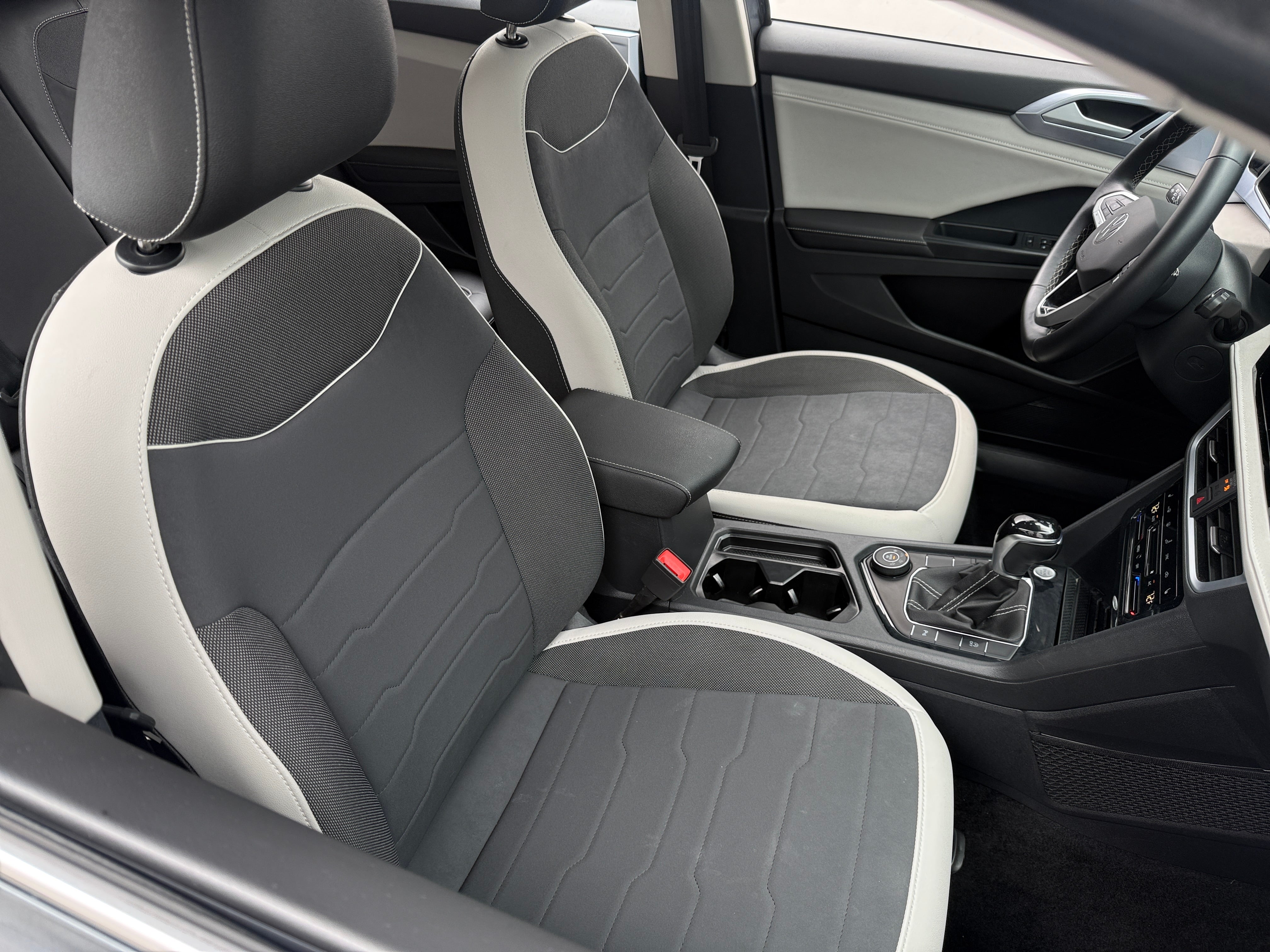 2025 Volkswagen Taos