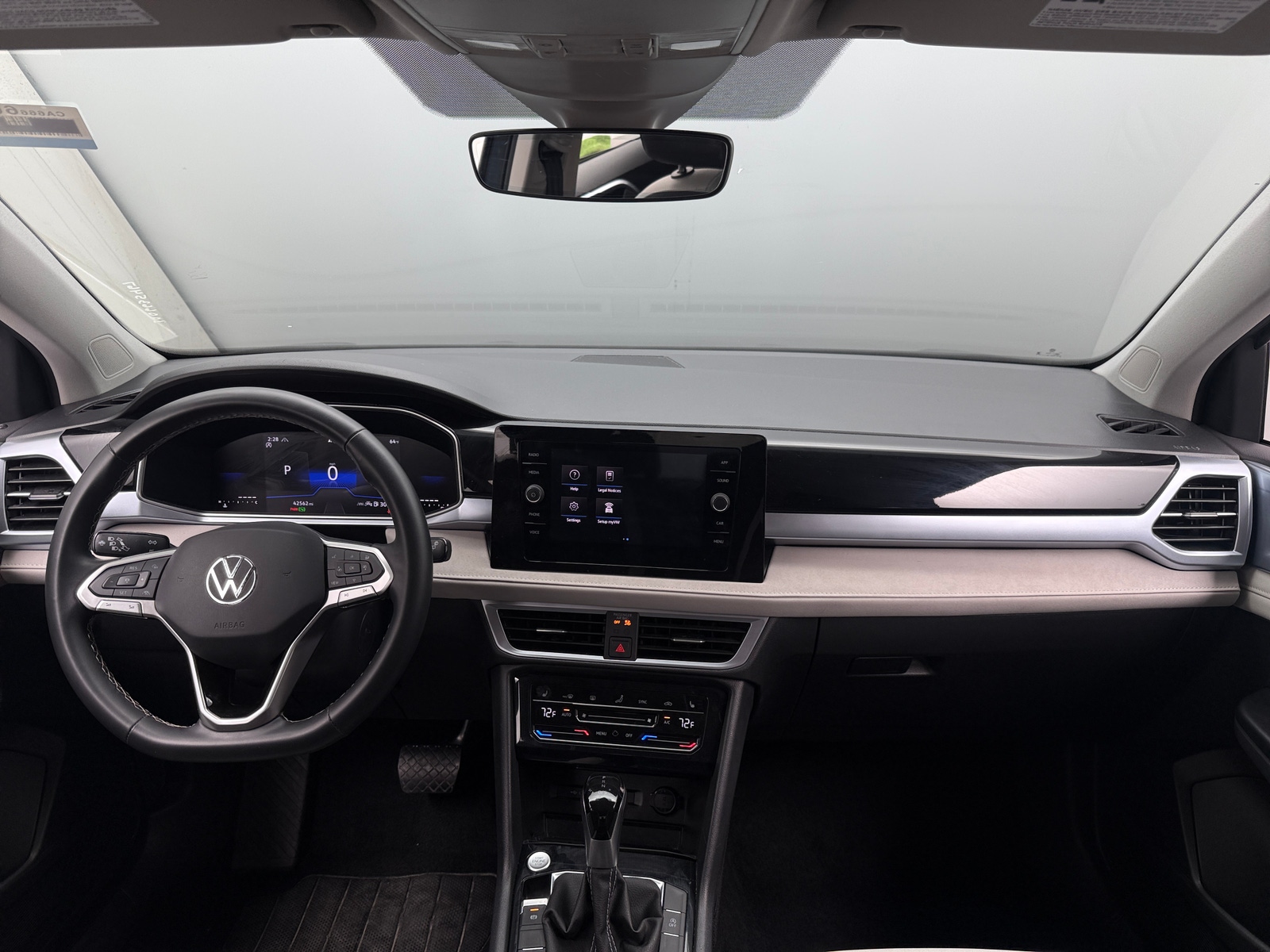 Thumbnail: 2025 Volkswagen Taos - 3