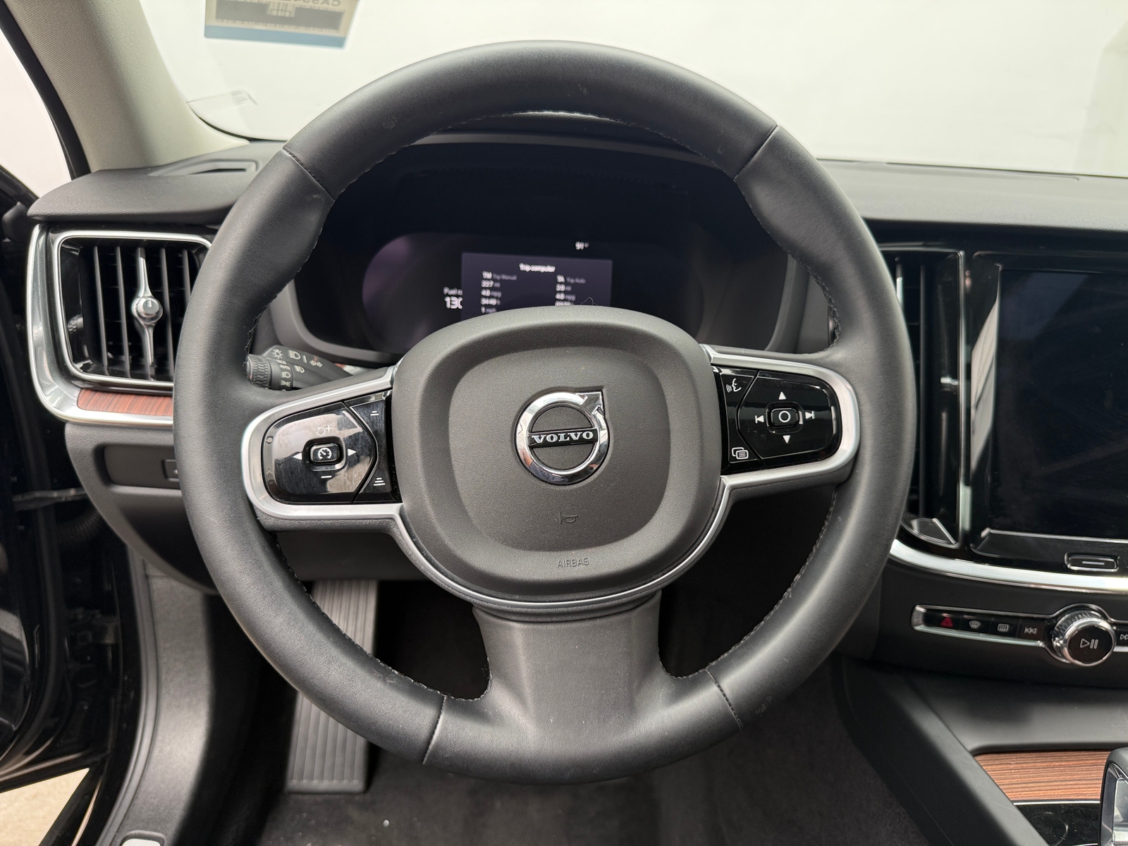 Thumbnail: 2023 Volvo S60 - 4