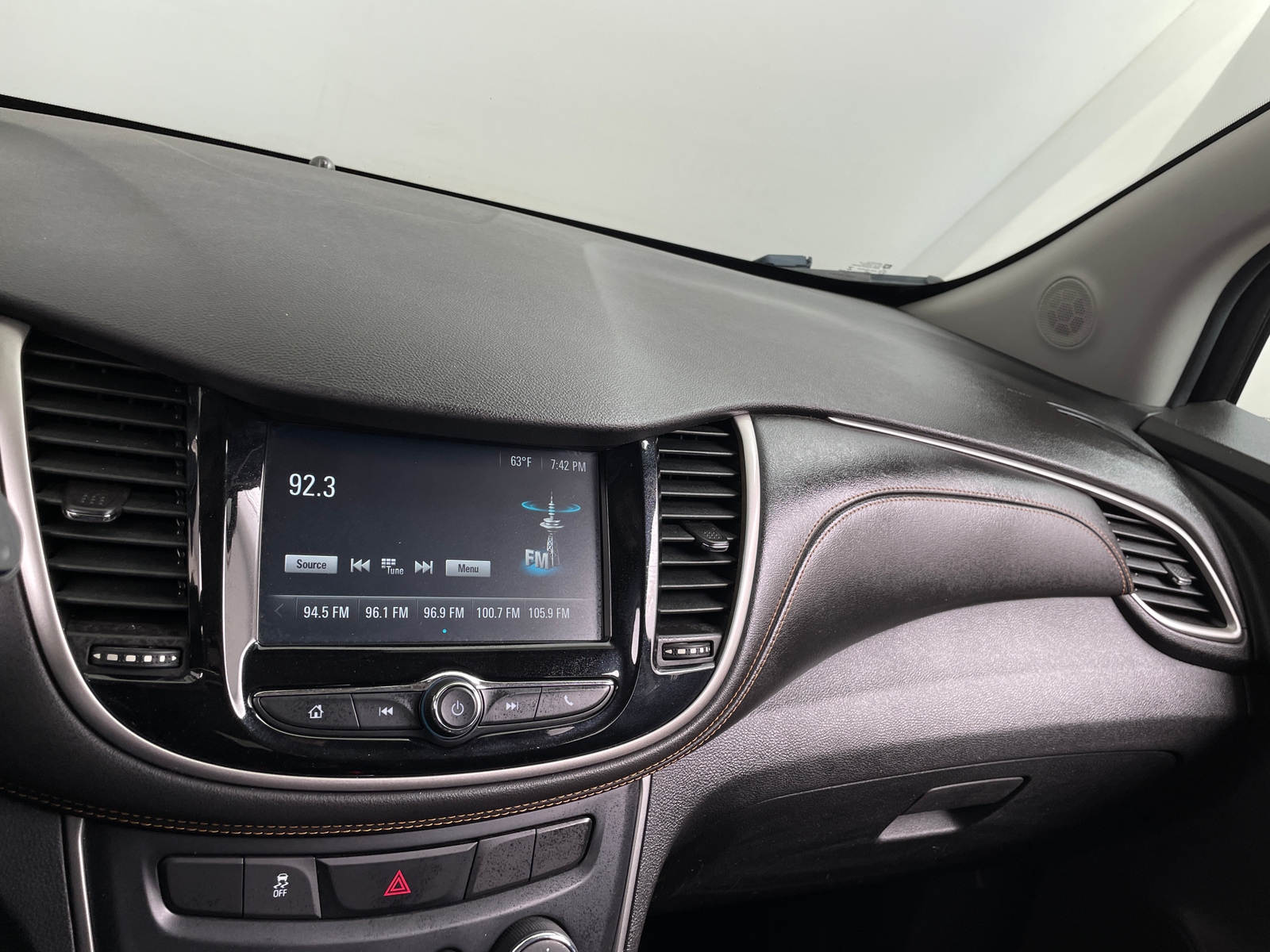 Thumbnail: 2017 Chevrolet Trax - 4