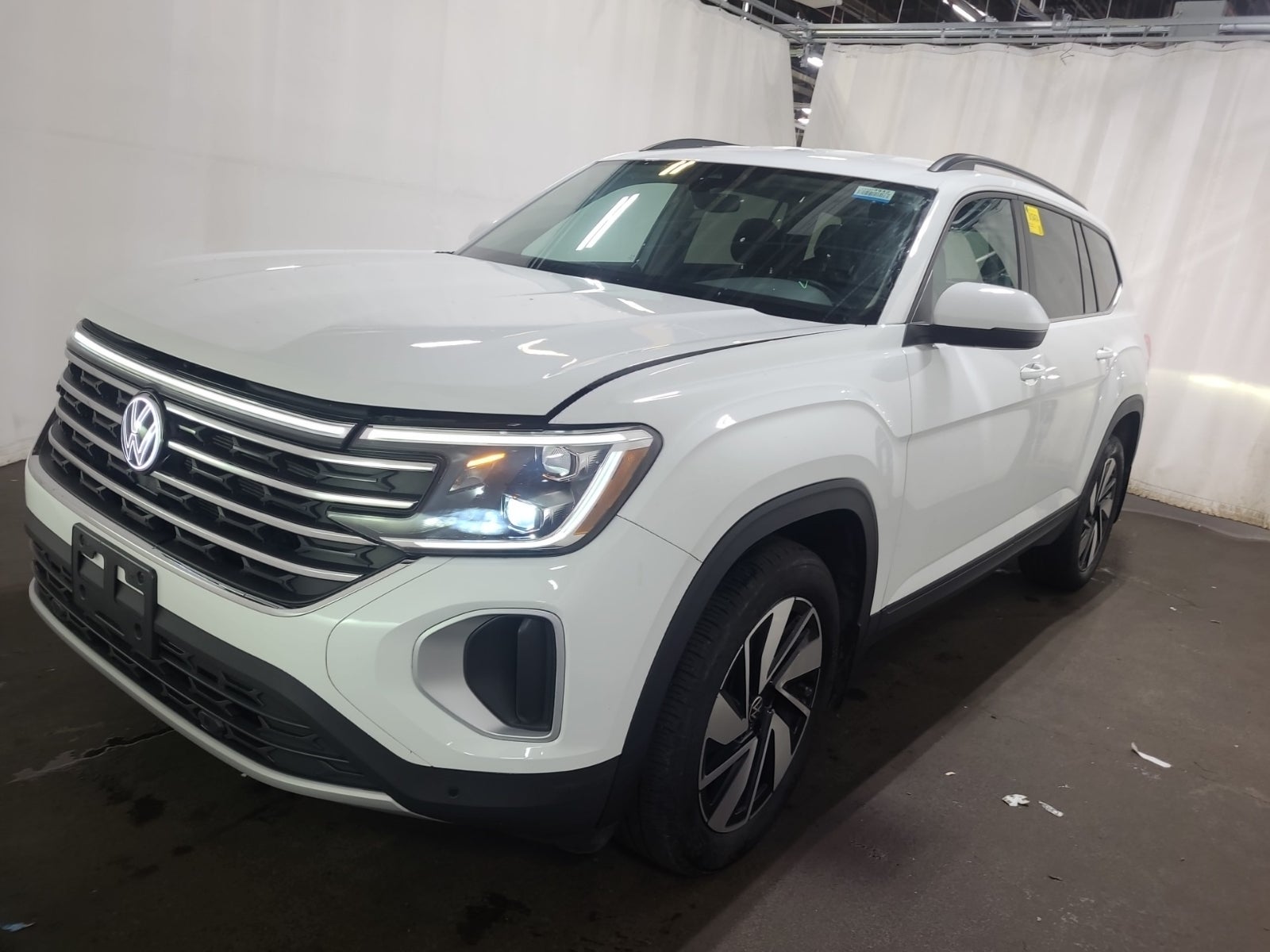 2024 Volkswagen Atlas 2.0t SE W/Technology