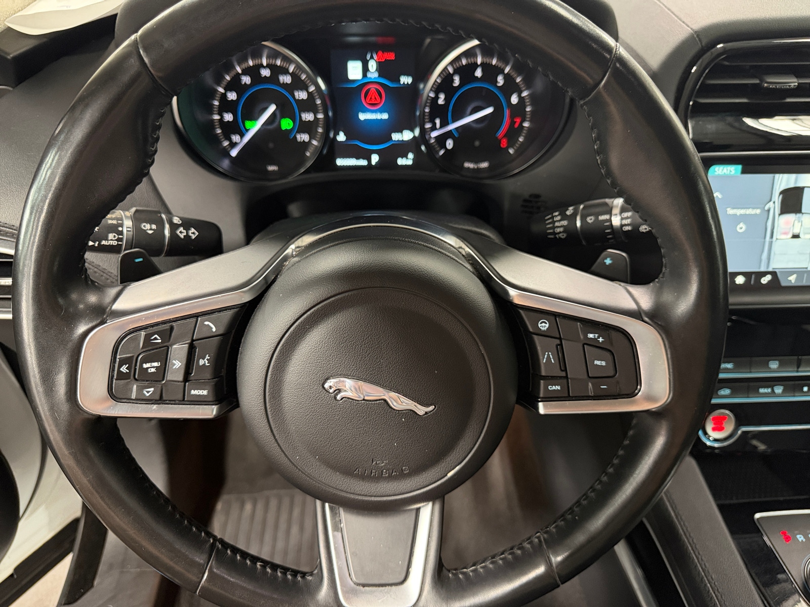 Thumbnail: 2020 Jaguar F-Pace - 4
