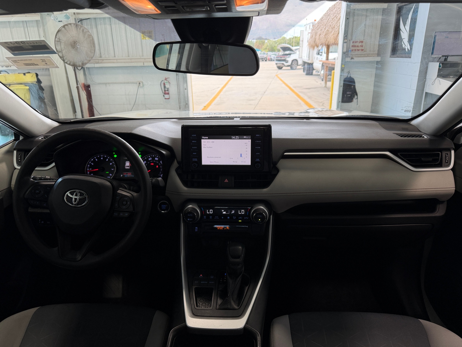 Thumbnail: 2019 Toyota RAV4 - 3