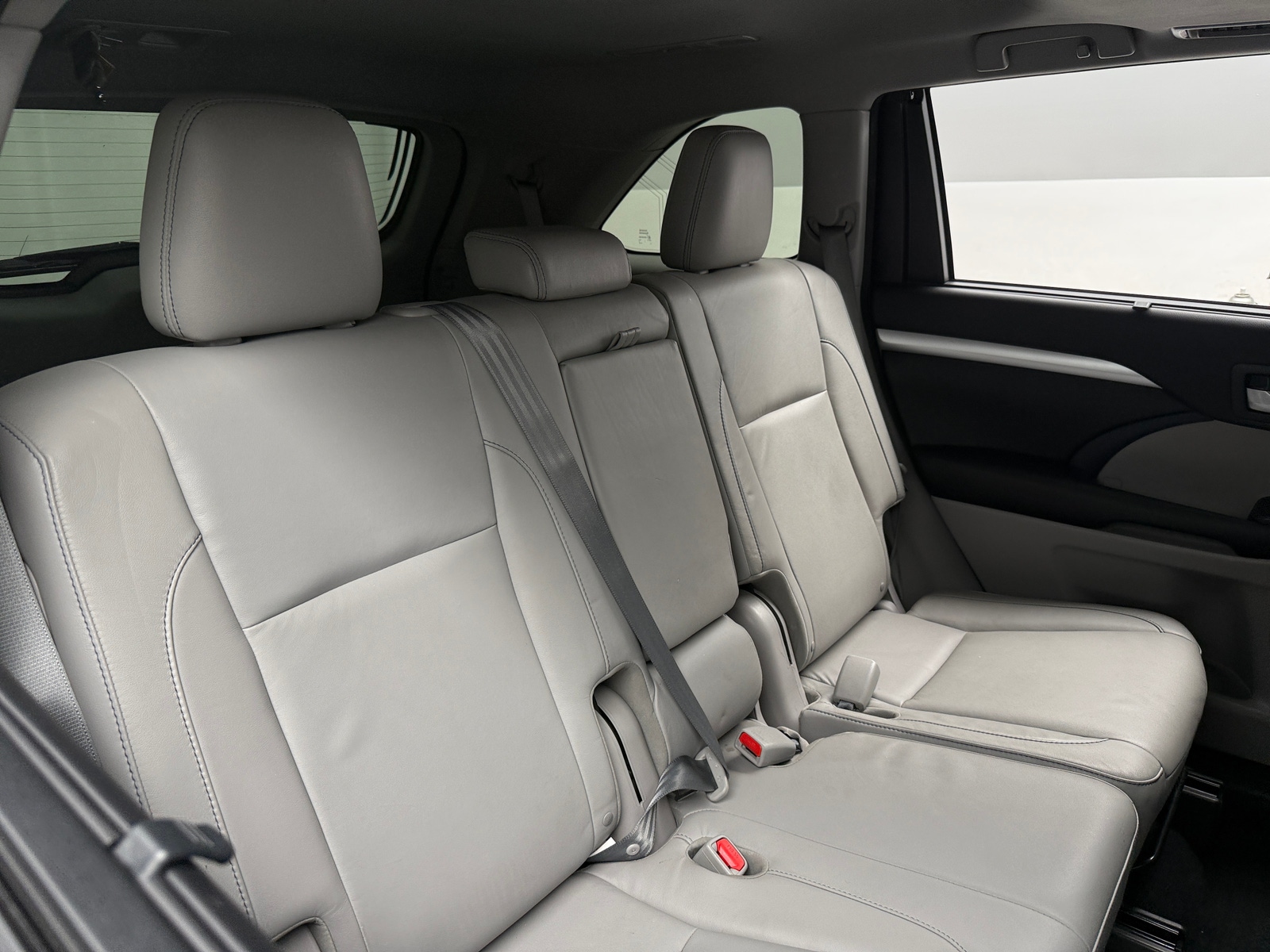 Thumbnail: 2016 Toyota Highlander - 5